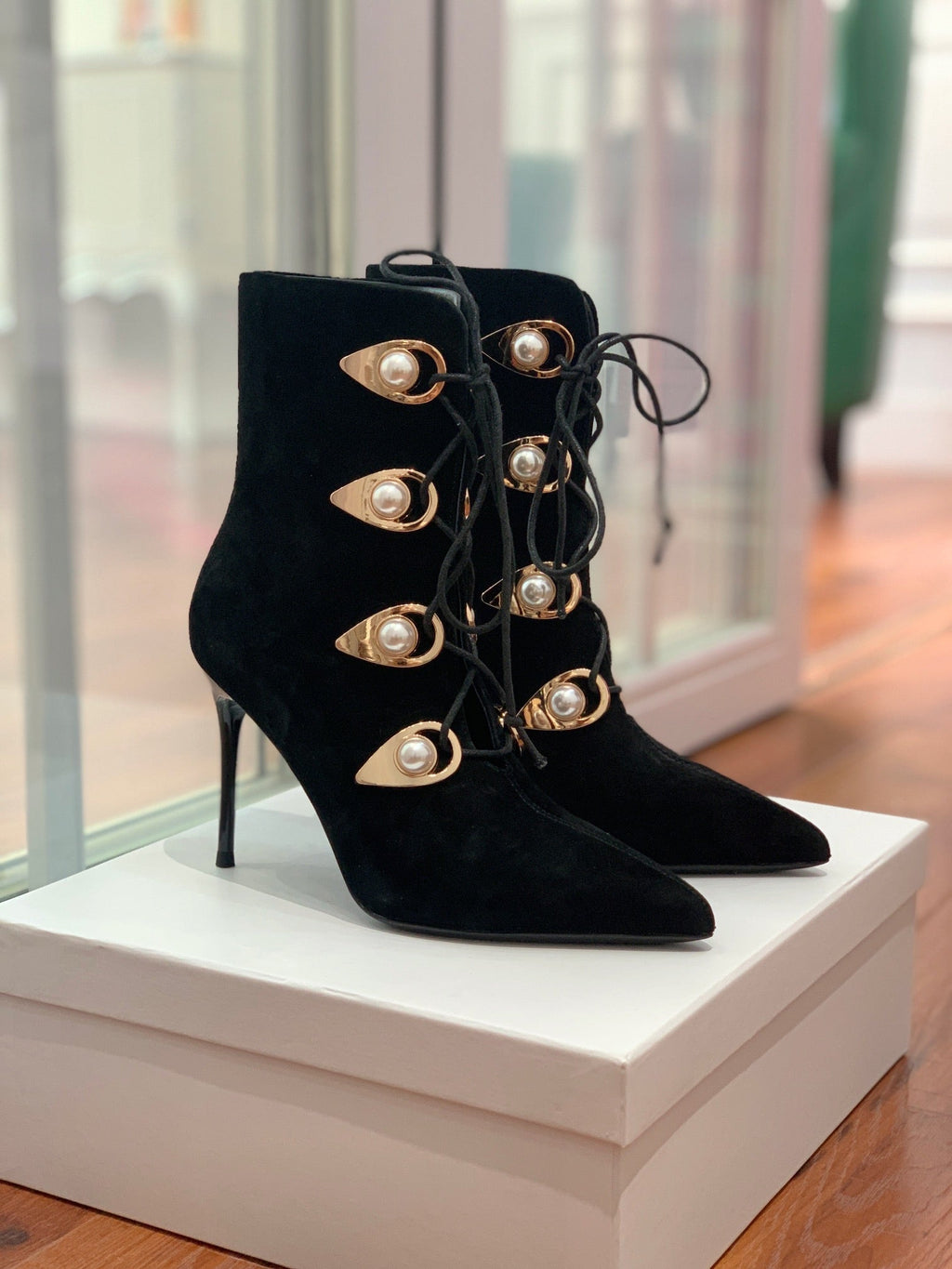 BALMAIN 26S BOOT 95 MM IN BLACK SUEDE PEARL BUTTON