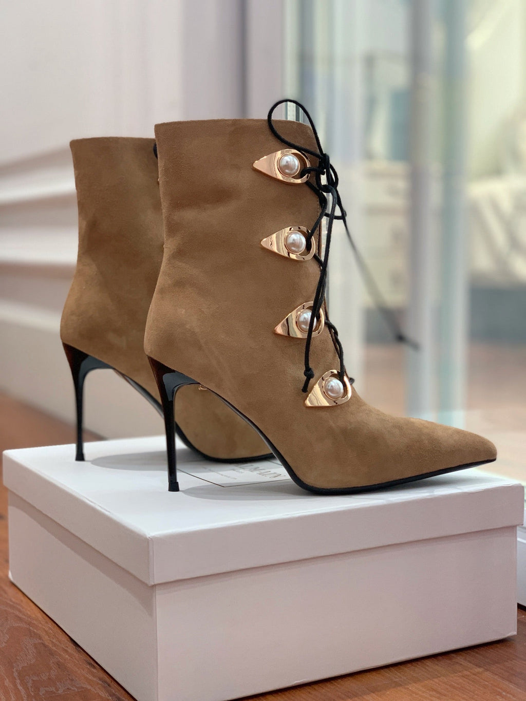 BALMAIN 26S BOOT 95 MM IN LIGHT BROWN SUEDE PEARL BUTTON