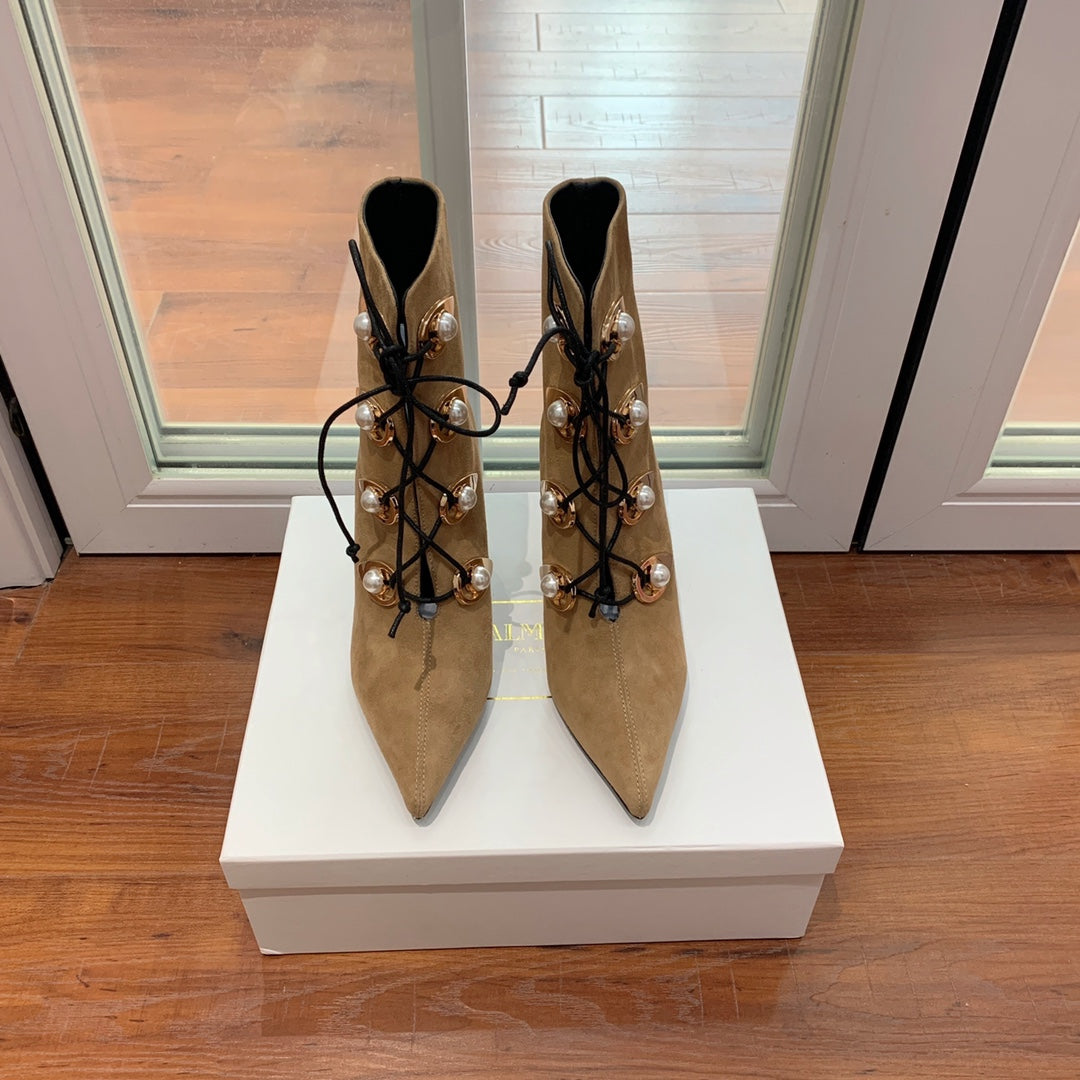 BALMAIN 26S BOOT 95 MM IN LIGHT BROWN SUEDE PEARL BUTTON