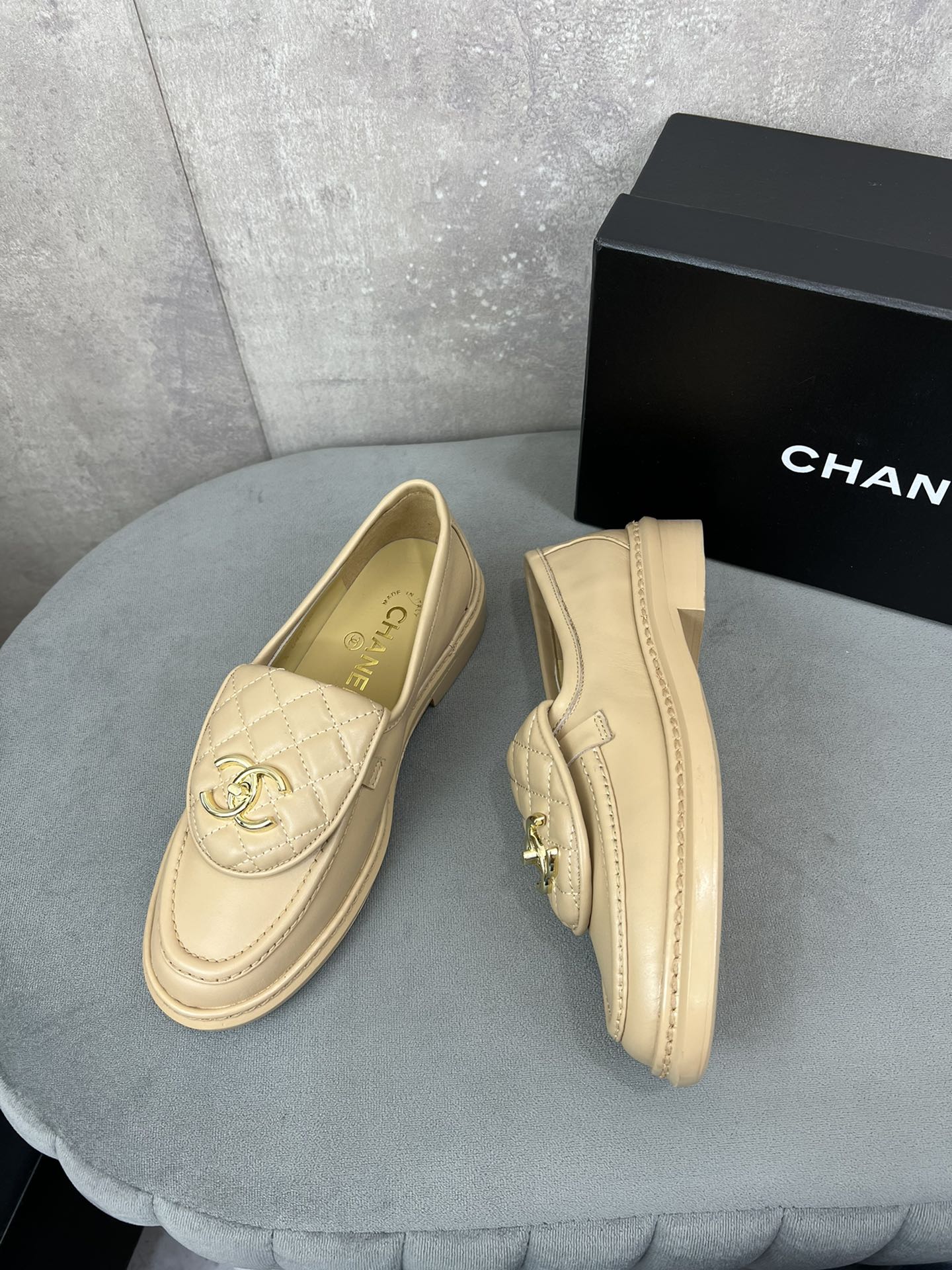 CHANEL 26S LOAFERS IN BEIGE QUILTED CALFSKIN WITH CC LOGO
