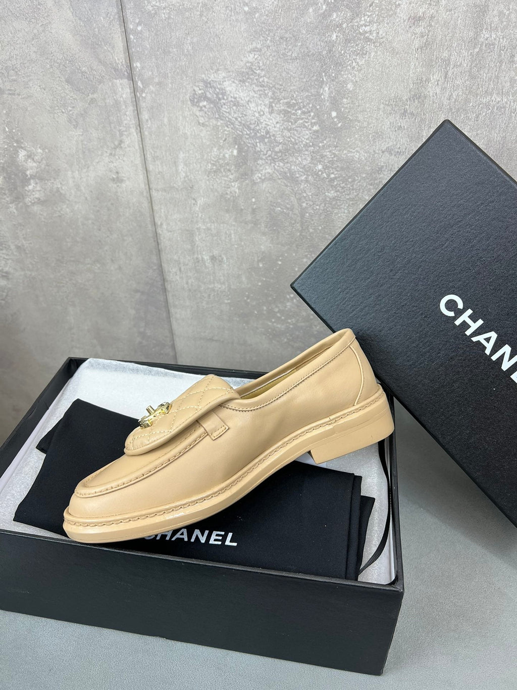 CHANEL 26S LOAFERS IN BEIGE QUILTED CALFSKIN WITH CC LOGO