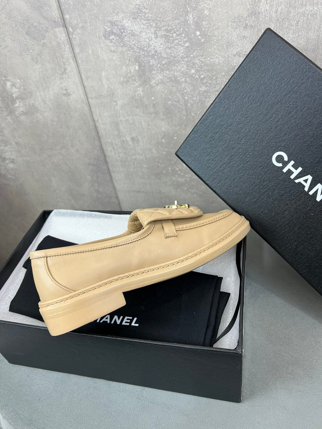 CHANEL 26S LOAFERS IN BEIGE QUILTED CALFSKIN WITH CC LOGO