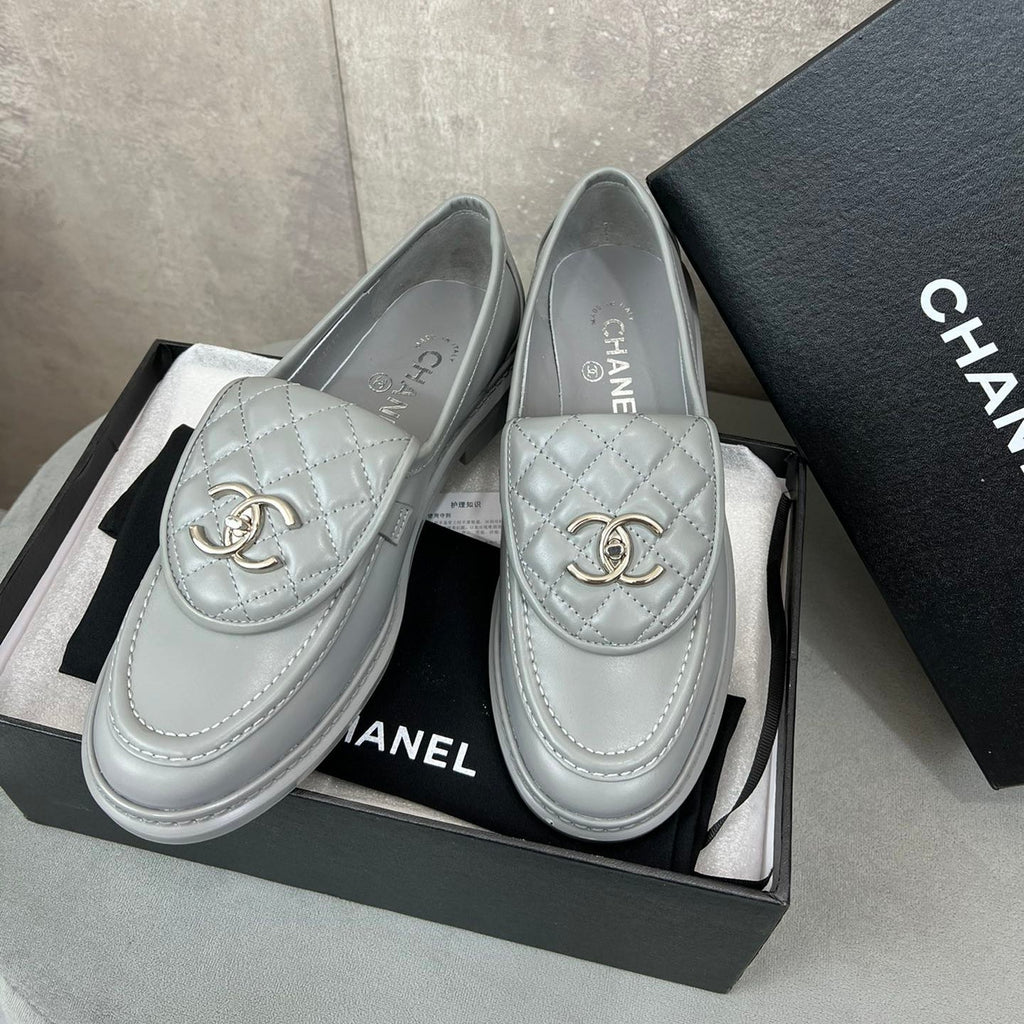 CHANEL 26S LOAFERS IN GREY QUILTED CALFSKIN WITH CC LOGO