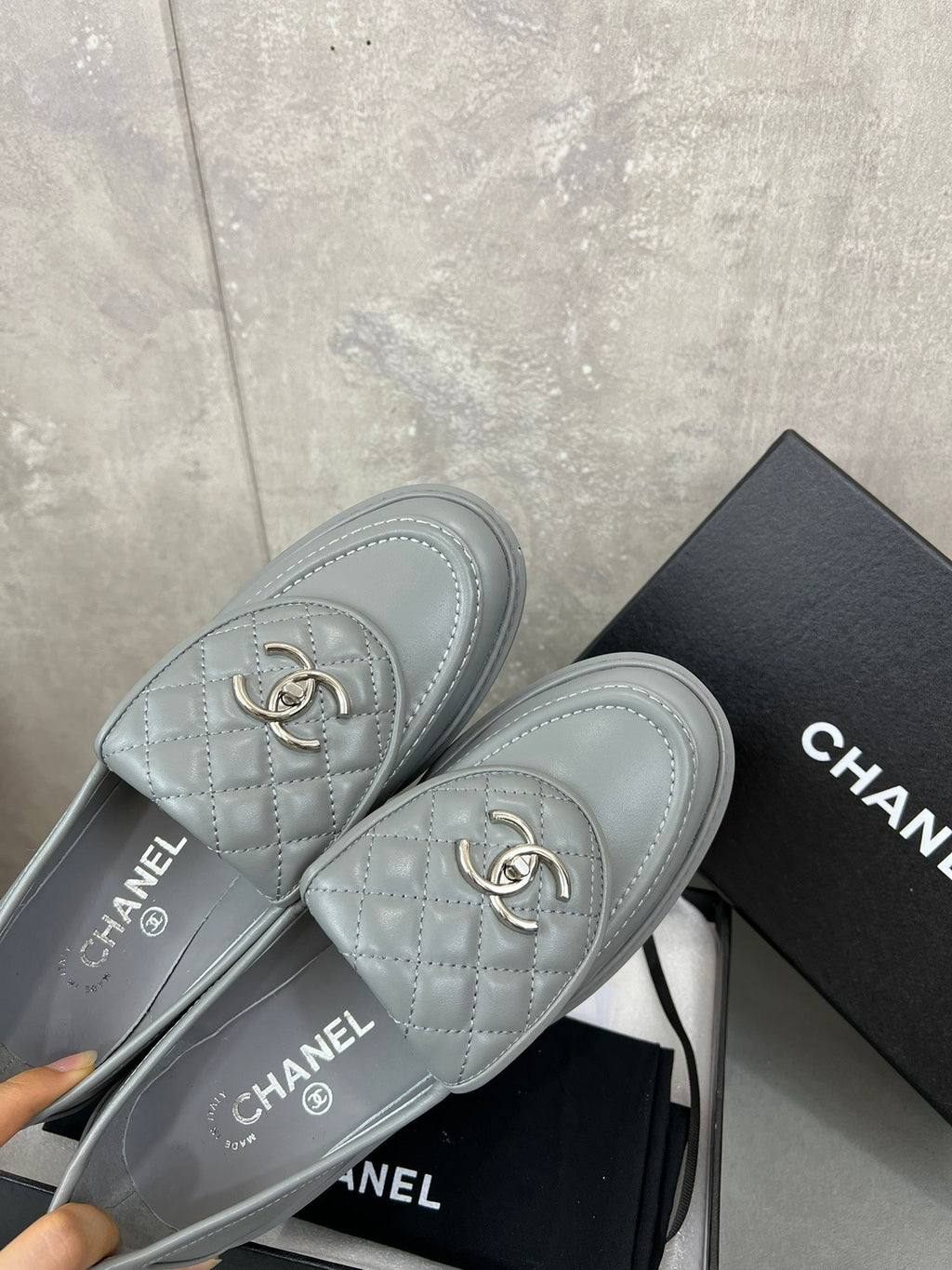 CHANEL 26S LOAFERS IN GREY QUILTED CALFSKIN WITH CC LOGO