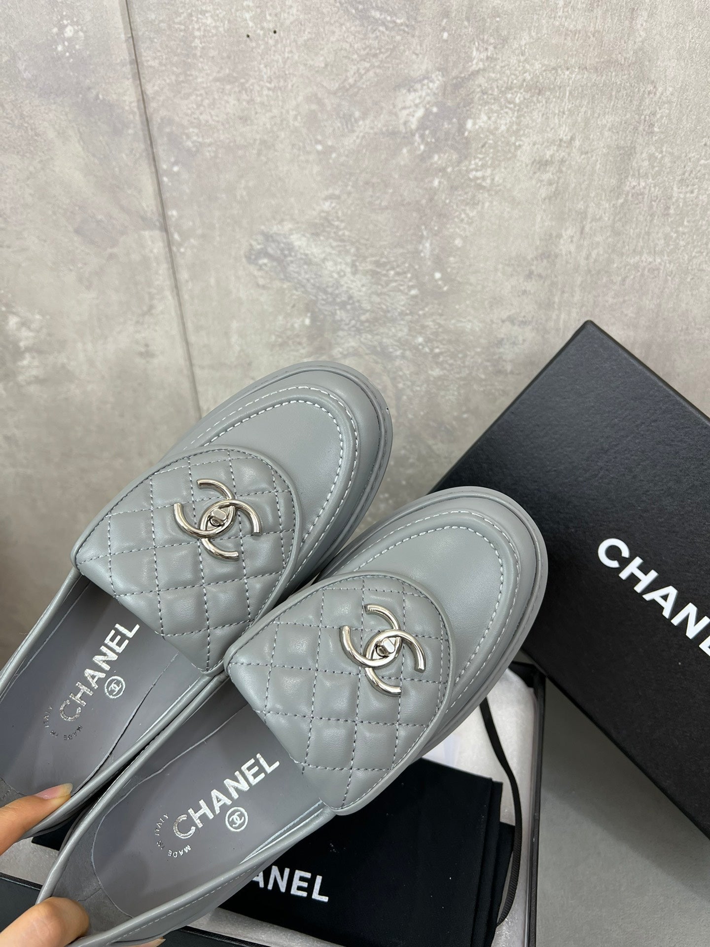 CHANEL 26S LOAFERS IN GREY QUILTED CALFSKIN WITH CC LOGO