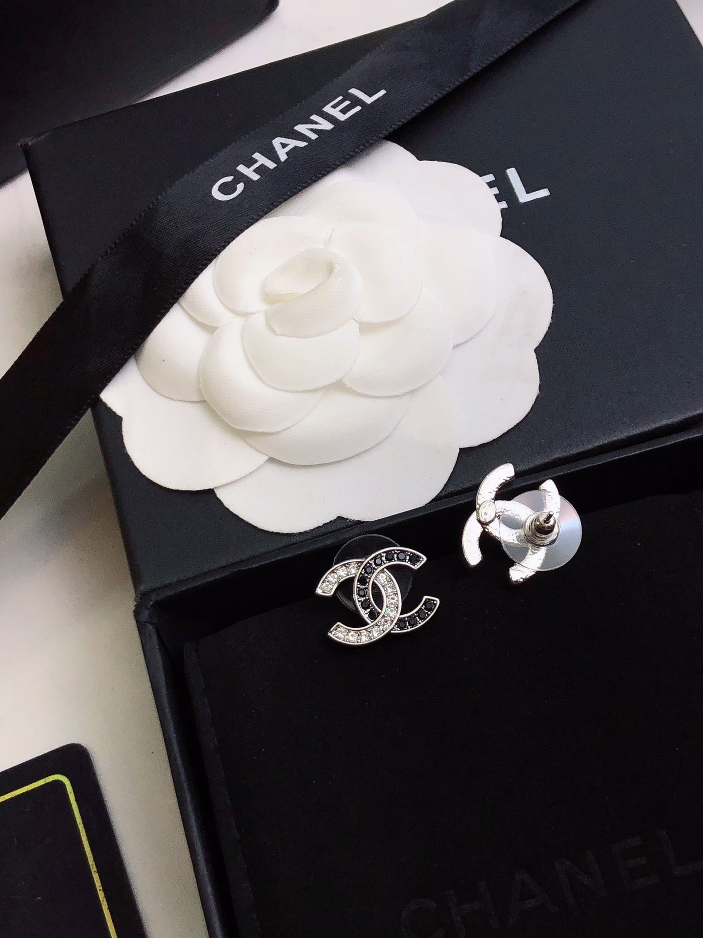 CHANEL 26S DOUBLE C LOGO BLACK CRYSTAL PAVE STUD EARRINGS IN SILVER METAL 633228