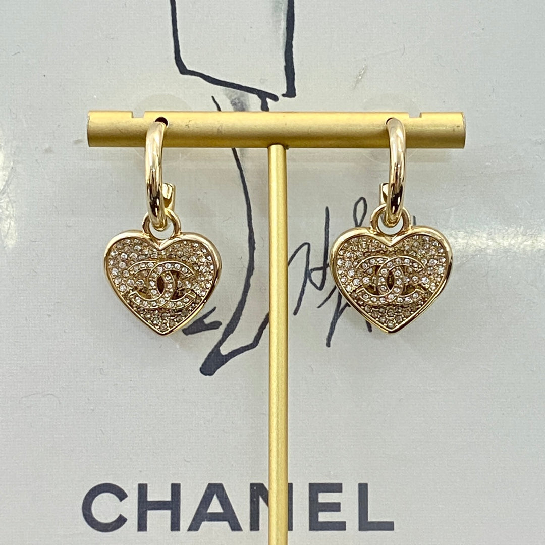 CHANEL 26S DOUBLE C LOGO FULL PAVE CRYSTAL HEART CHARM HOOP EARRINGS IN GOLD METAL 633110