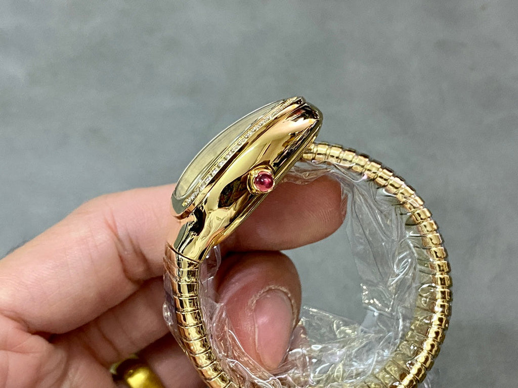 SERPENTI TUBOGAS QUARTZ YELLOW GOLD ATTACHED DIAMOND BEZEL SILVER OPALINE DIAL