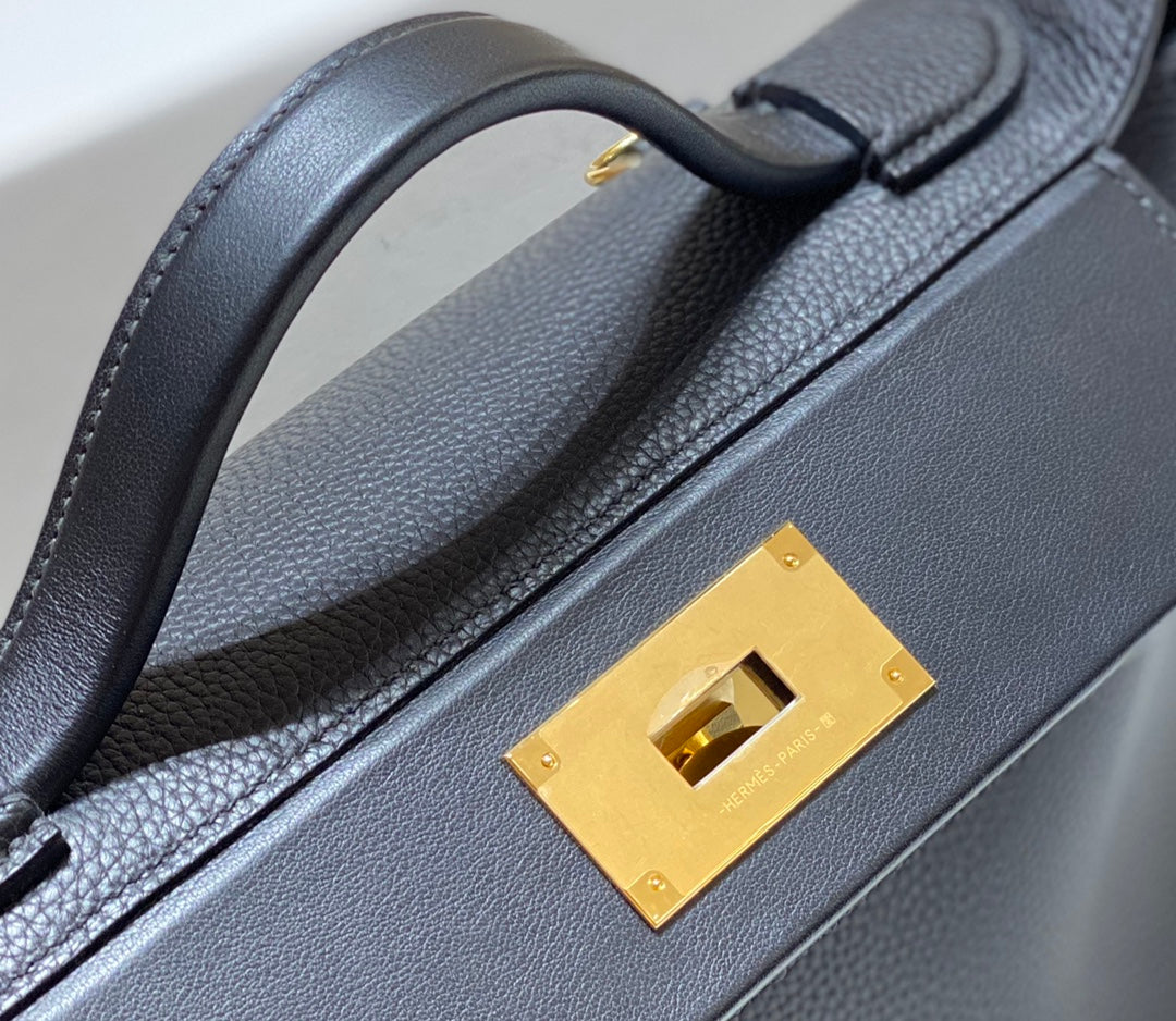 HM 26S 24/24 29CM IN BLACK EVERCOLOR CALFSKIN GOLD KELLY BUCKLE