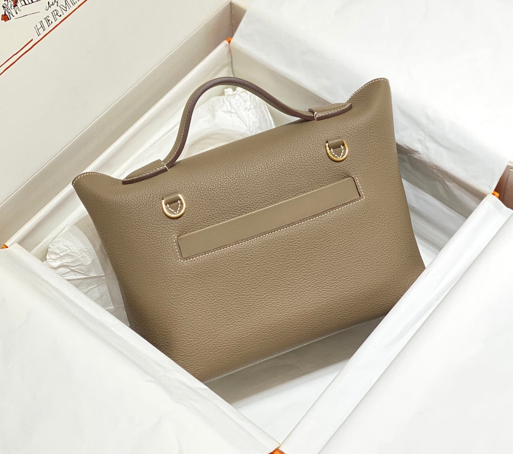 HM 26S 24/24 29CM IN BROWN EVERCOLOR CALFSKIN GOLD KELLY BUCKLE