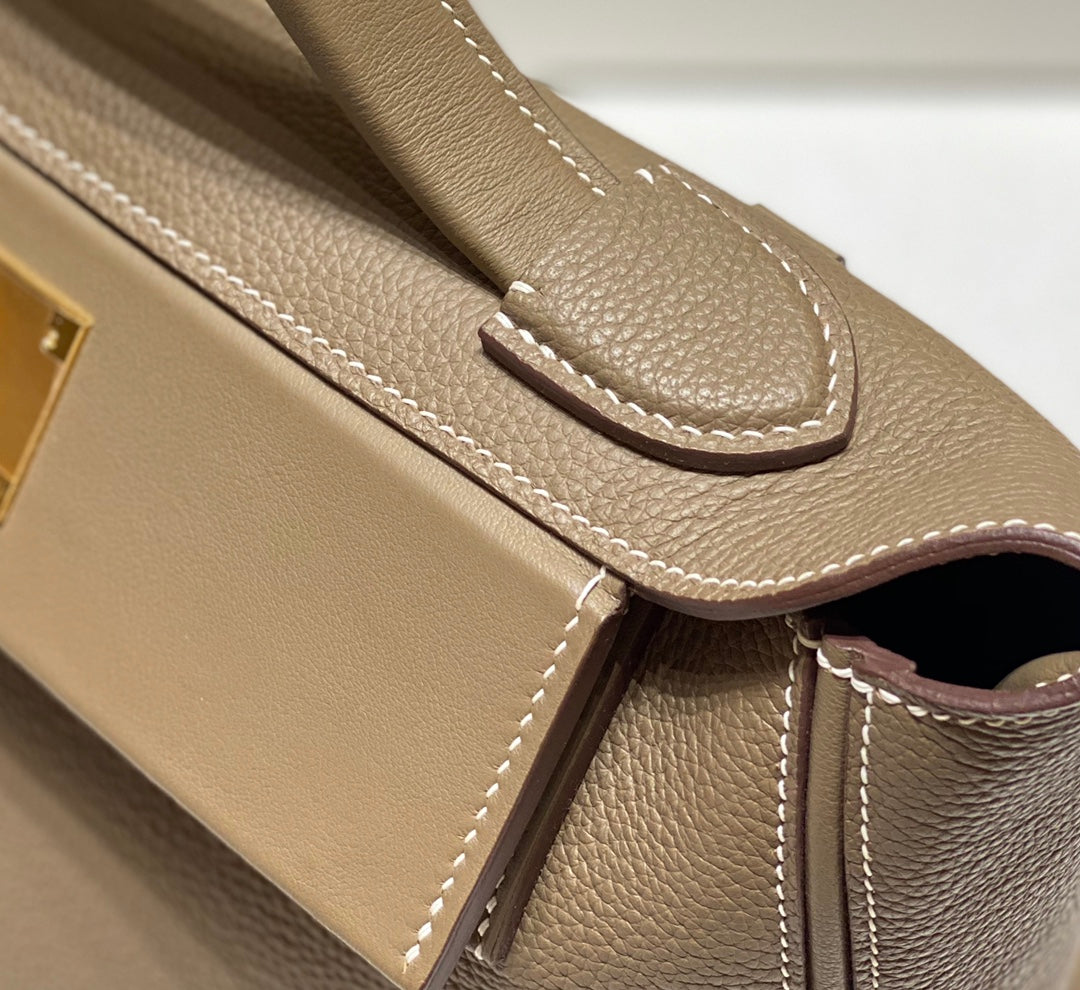 HM 26S 24/24 29CM IN BROWN EVERCOLOR CALFSKIN GOLD KELLY BUCKLE