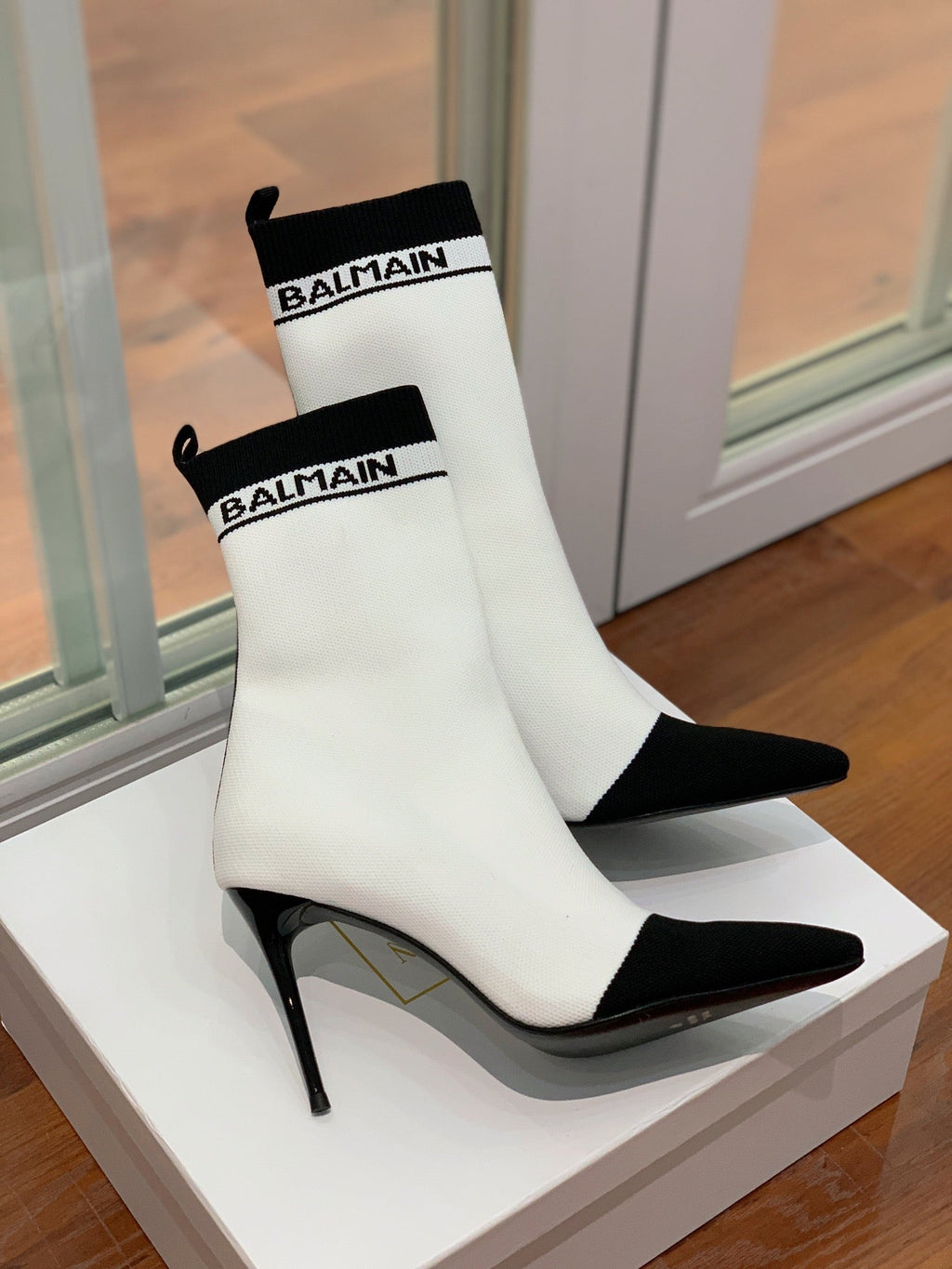 BALMAIN 26S BOOTS 105 MM IN WHITE AND BLACK FLYKNIT STYLE 18