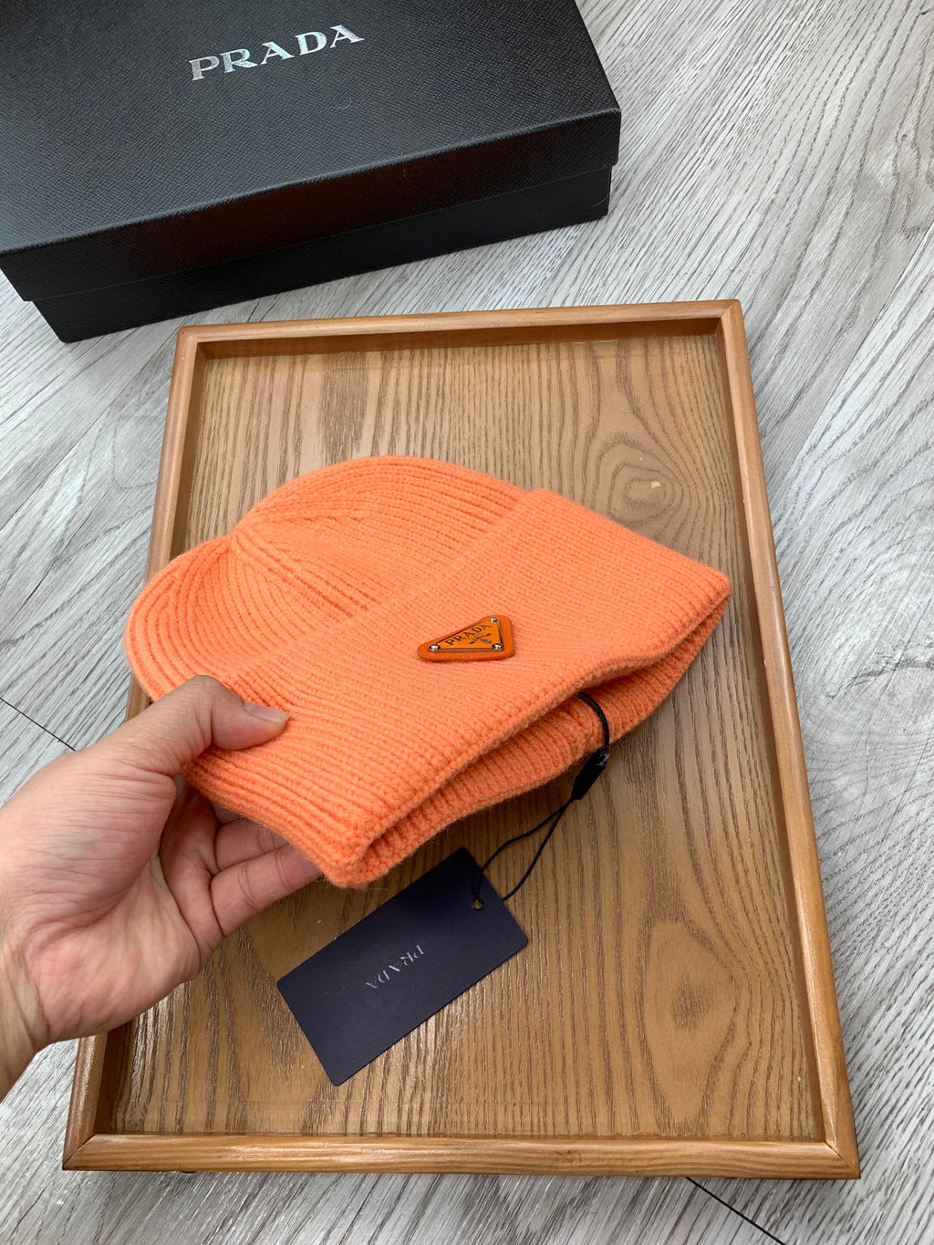 BEANIIE HAT IN CARROT ORANGE WOOL 335036