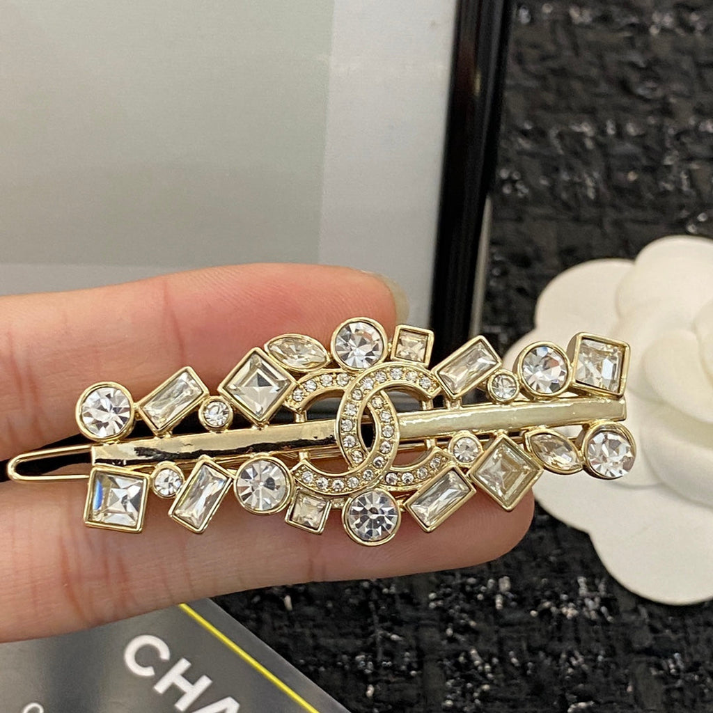 CHANEL 26S DOUBLE C LOGO CRYSTAL GEOMETRIC HAIR CLIP IN GOLD METAL 629931