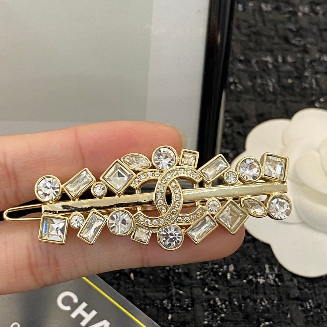 CHANEL 26S DOUBLE C LOGO CRYSTAL GEOMETRIC HAIR CLIP IN GOLD METAL 629931