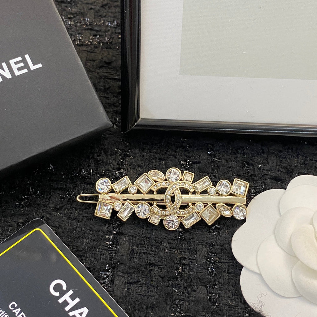 CHANEL 26S DOUBLE C LOGO CRYSTAL GEOMETRIC HAIR CLIP IN GOLD METAL 629931