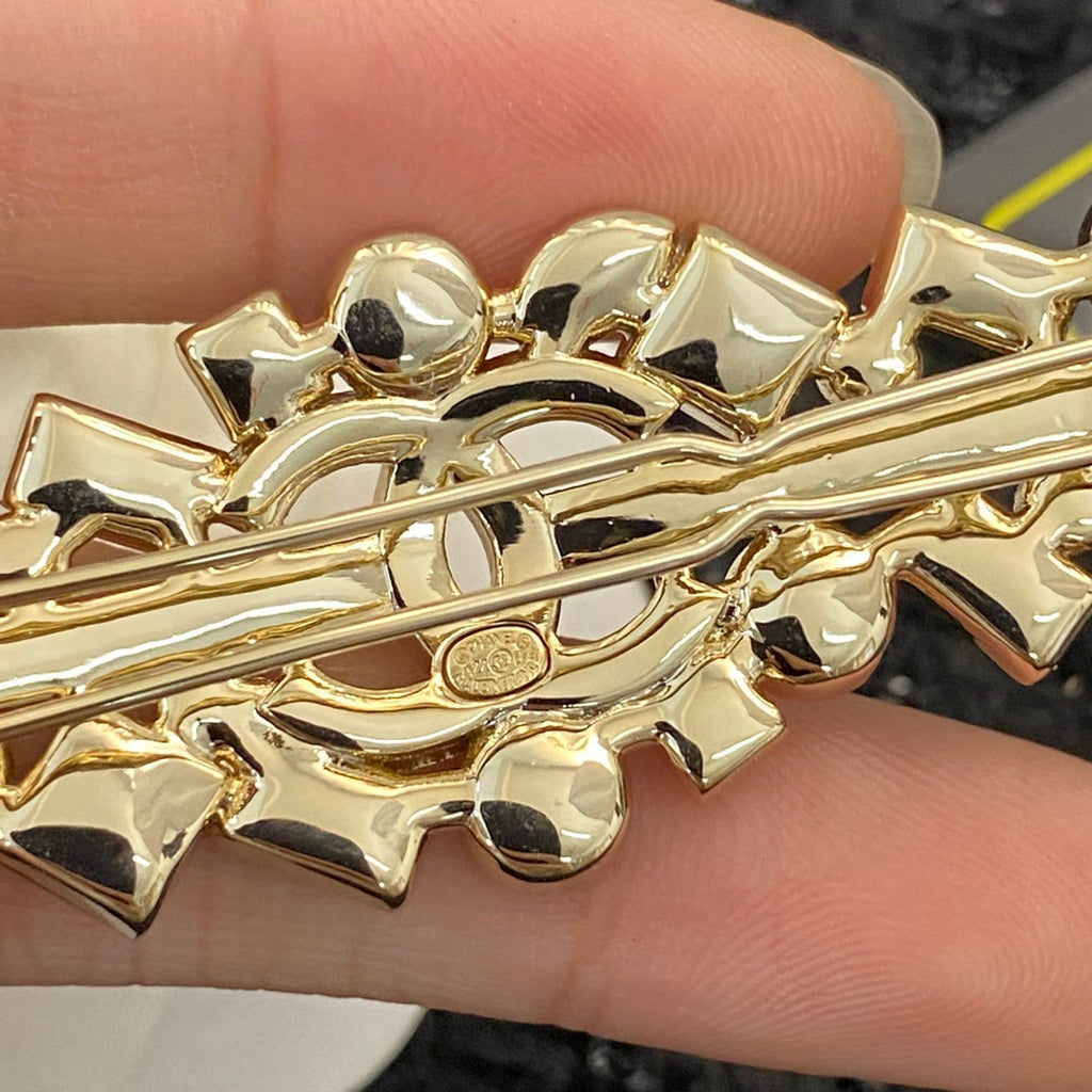 CHANEL 26S DOUBLE C LOGO CRYSTAL GEOMETRIC HAIR CLIP IN GOLD METAL 629931