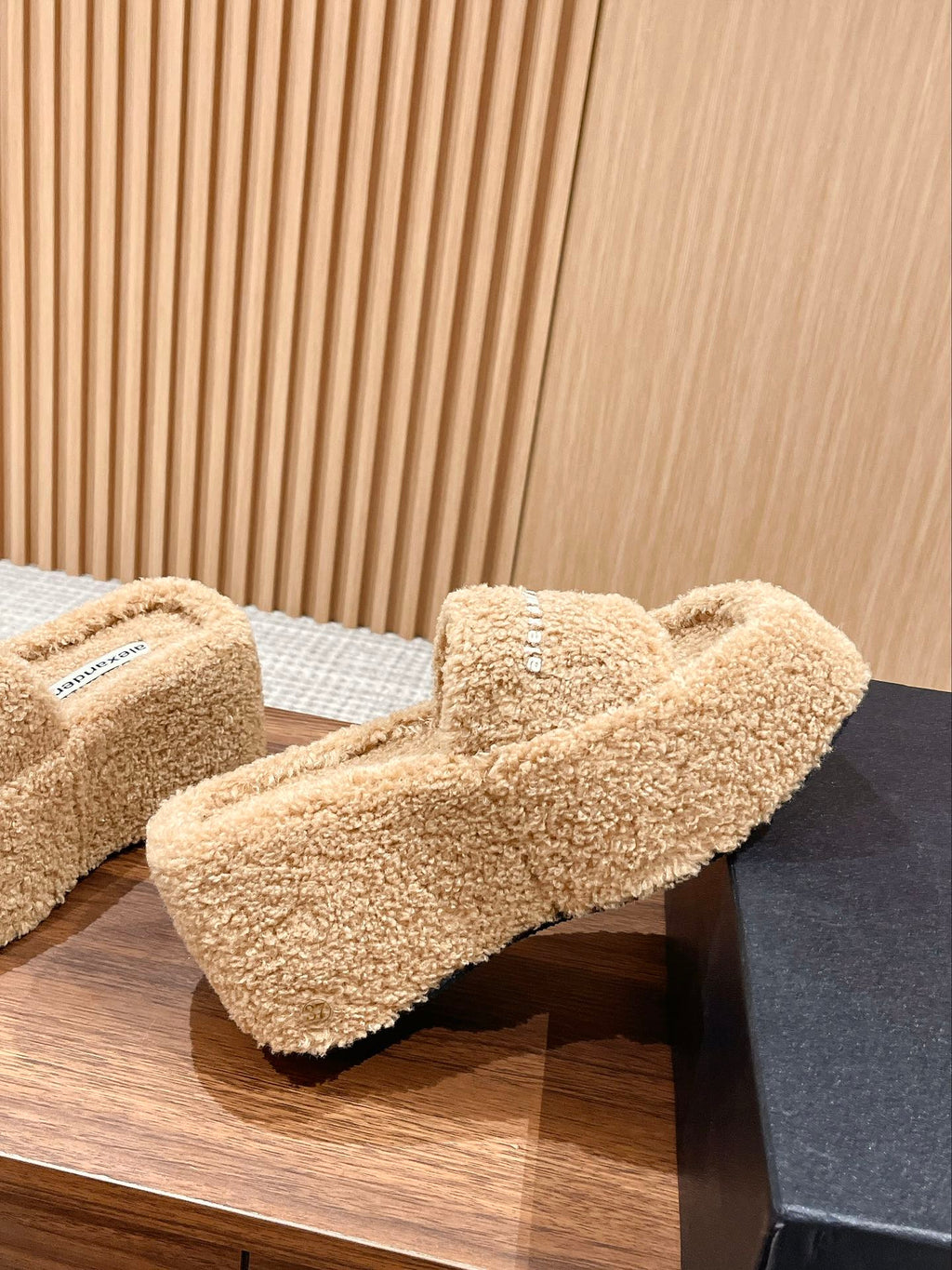CHUNKY PLATFORM SIPPERS IN CAMEL BEIGE LAMBSWOOL