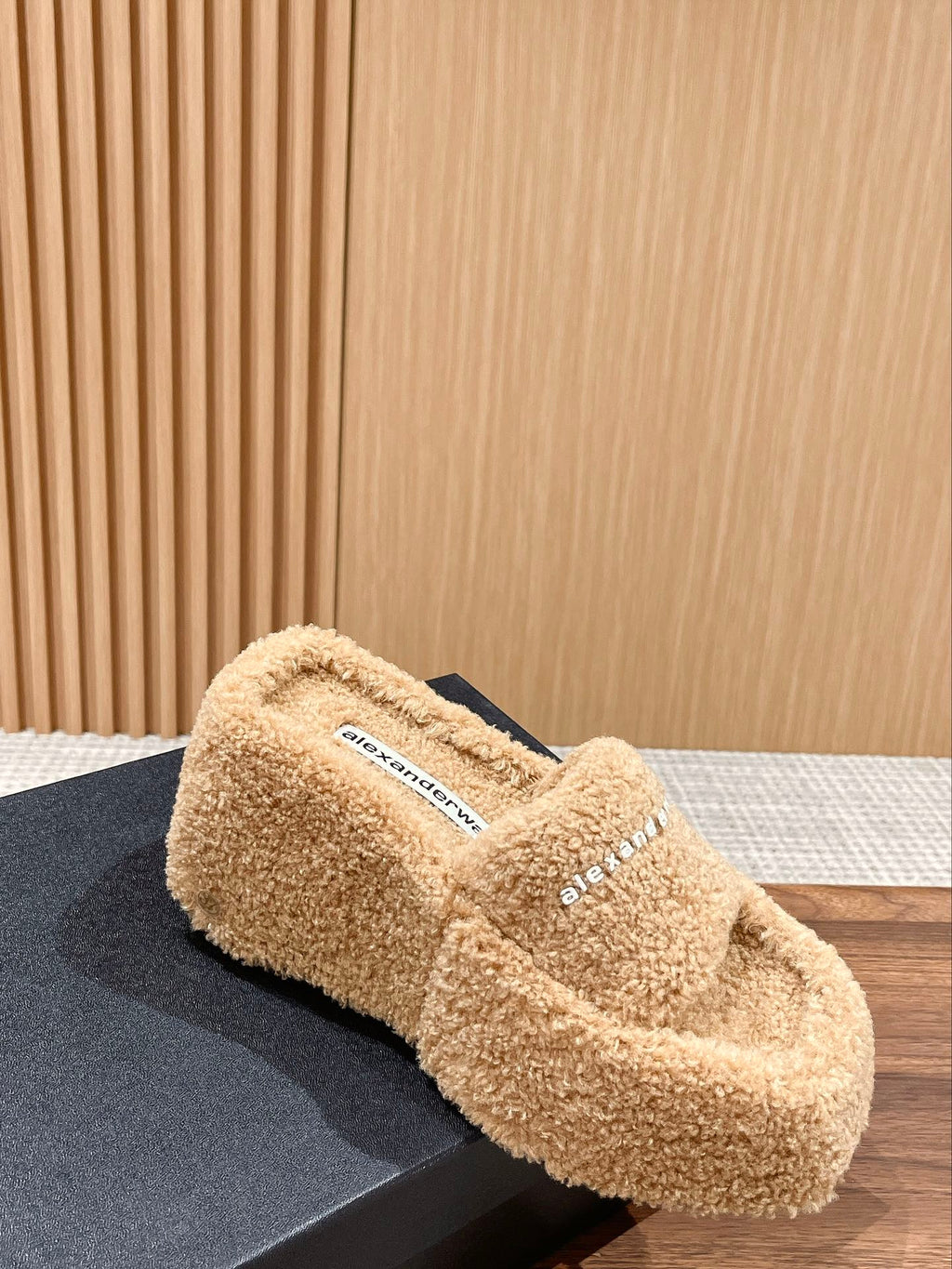 CHUNKY PLATFORM SIPPERS IN CAMEL BEIGE LAMBSWOOL