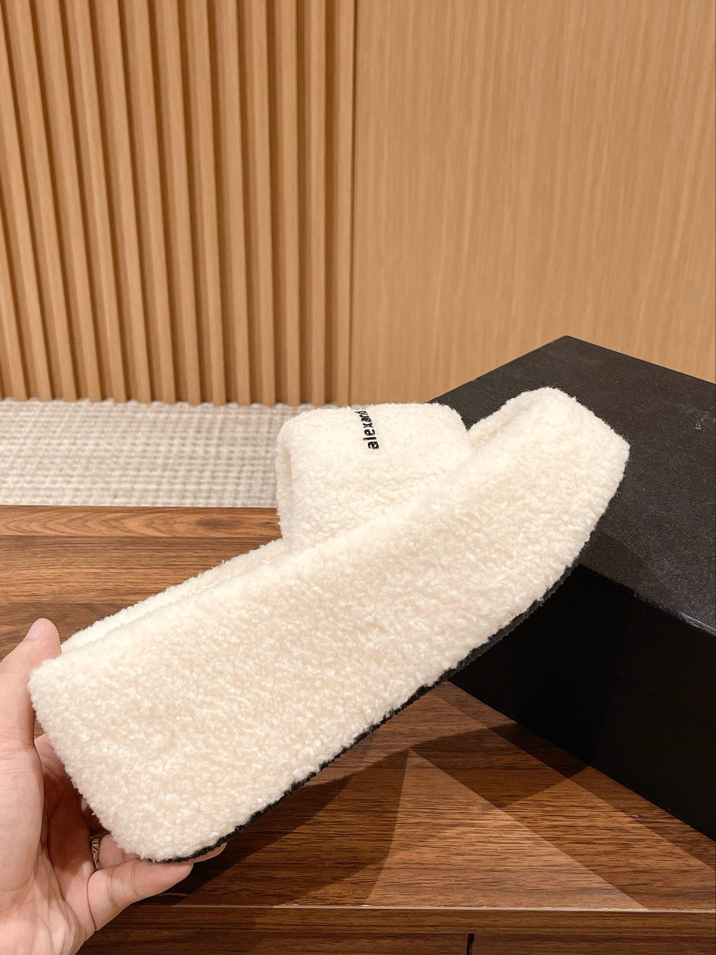 CHUNKY PLATFORM SIPPERS IN WHITE LAMBSWOOL