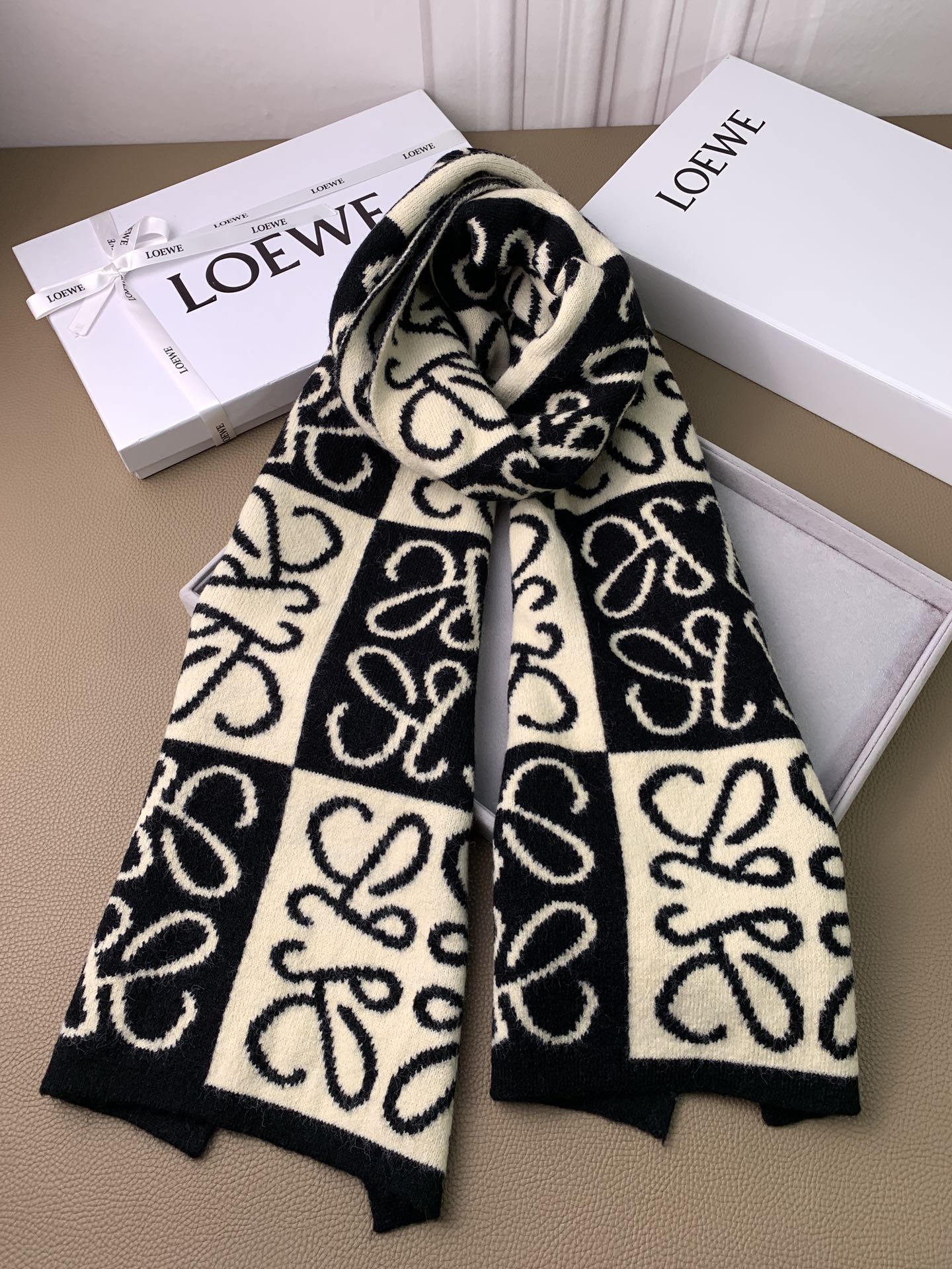 LOEWE 26S SCARF 190 IN CASHMERE 130196