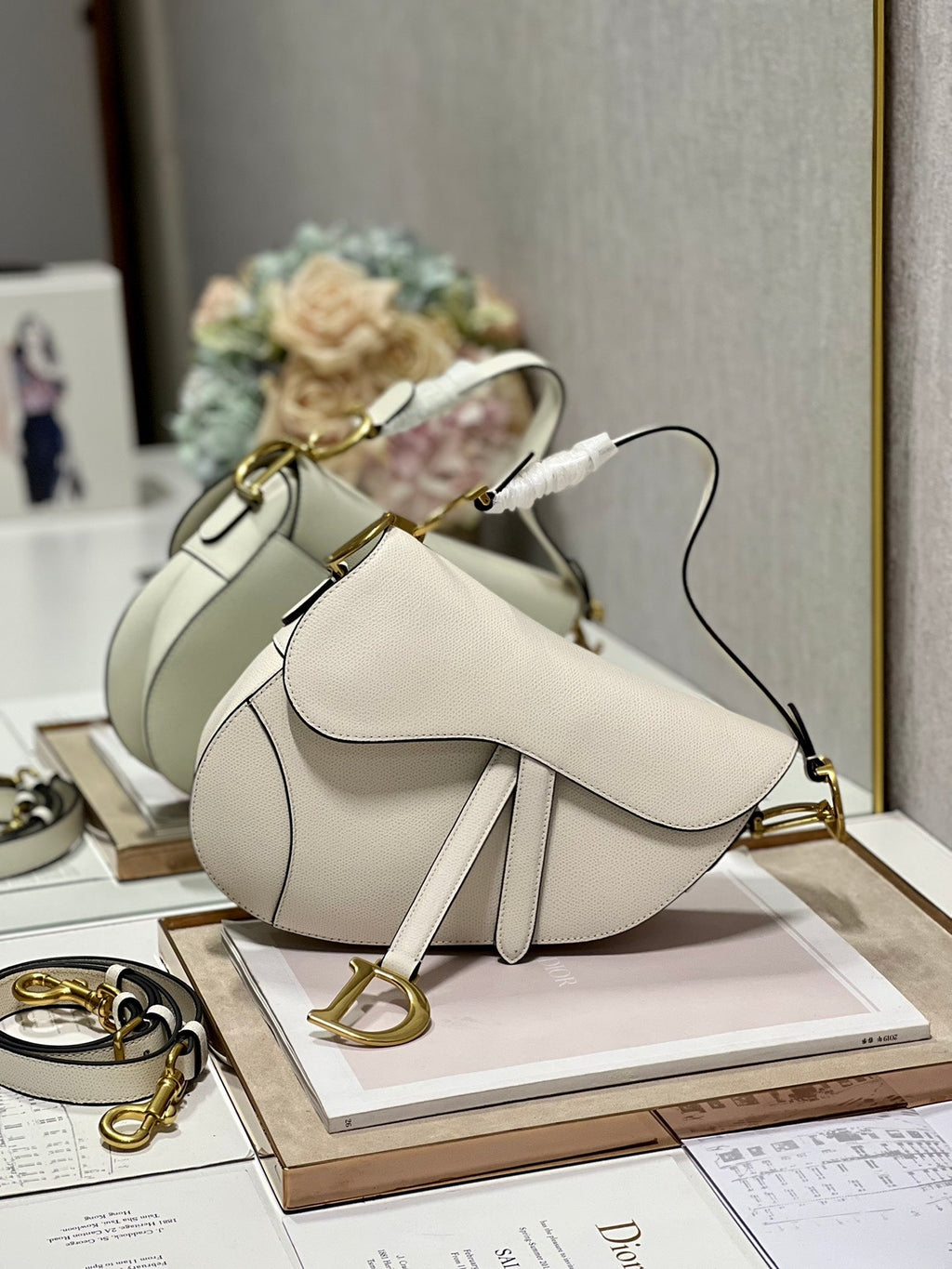 DIOR 26S SADDLE BAG 19 IN WHITE CALFSKIN