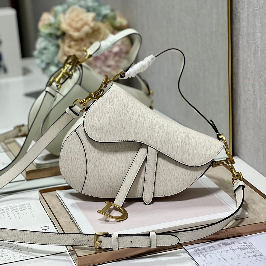 DIOR 26S SADDLE BAG 25 IN WHITE CALFSKIN
