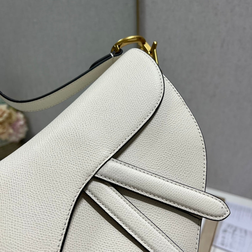 DIOR 26S SADDLE BAG 19 IN WHITE CALFSKIN