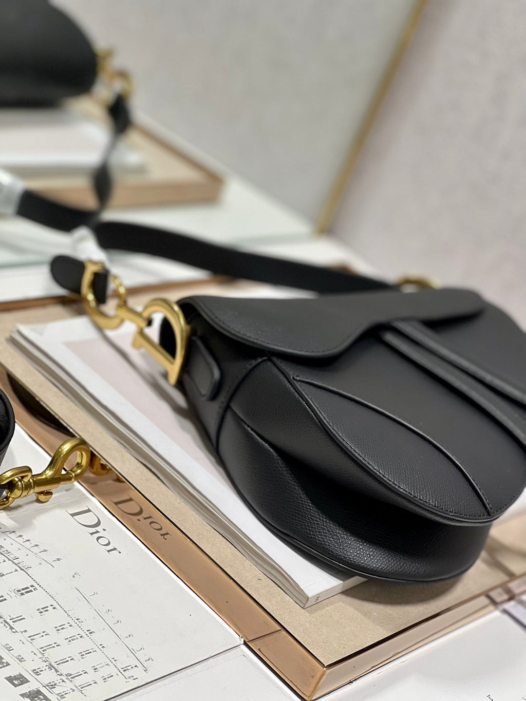DIOR 26S SADDLE BAG 19 IN BLACK CALFSKIN GOLD-TONE HARDWARE