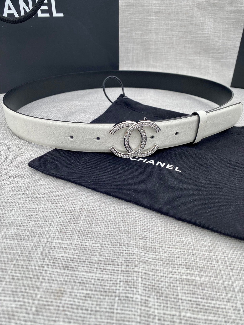 CC 26S BELT 30 MM IN WHITE CALFSKIN SLIVER HARDWARE 661509