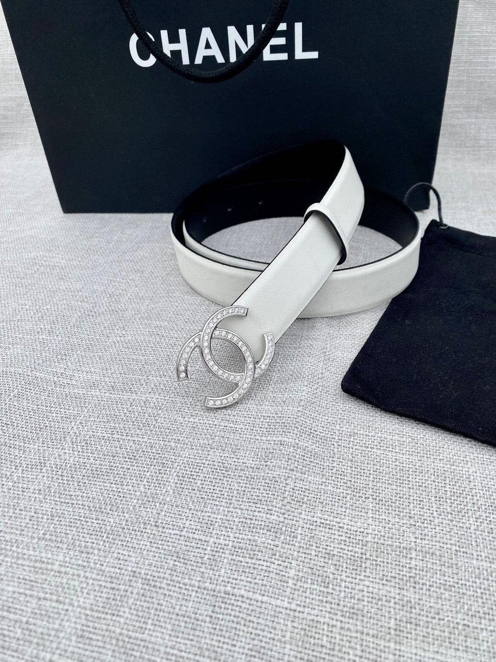 CC 26S BELT 30 MM IN WHITE CALFSKIN SLIVER HARDWARE 661509