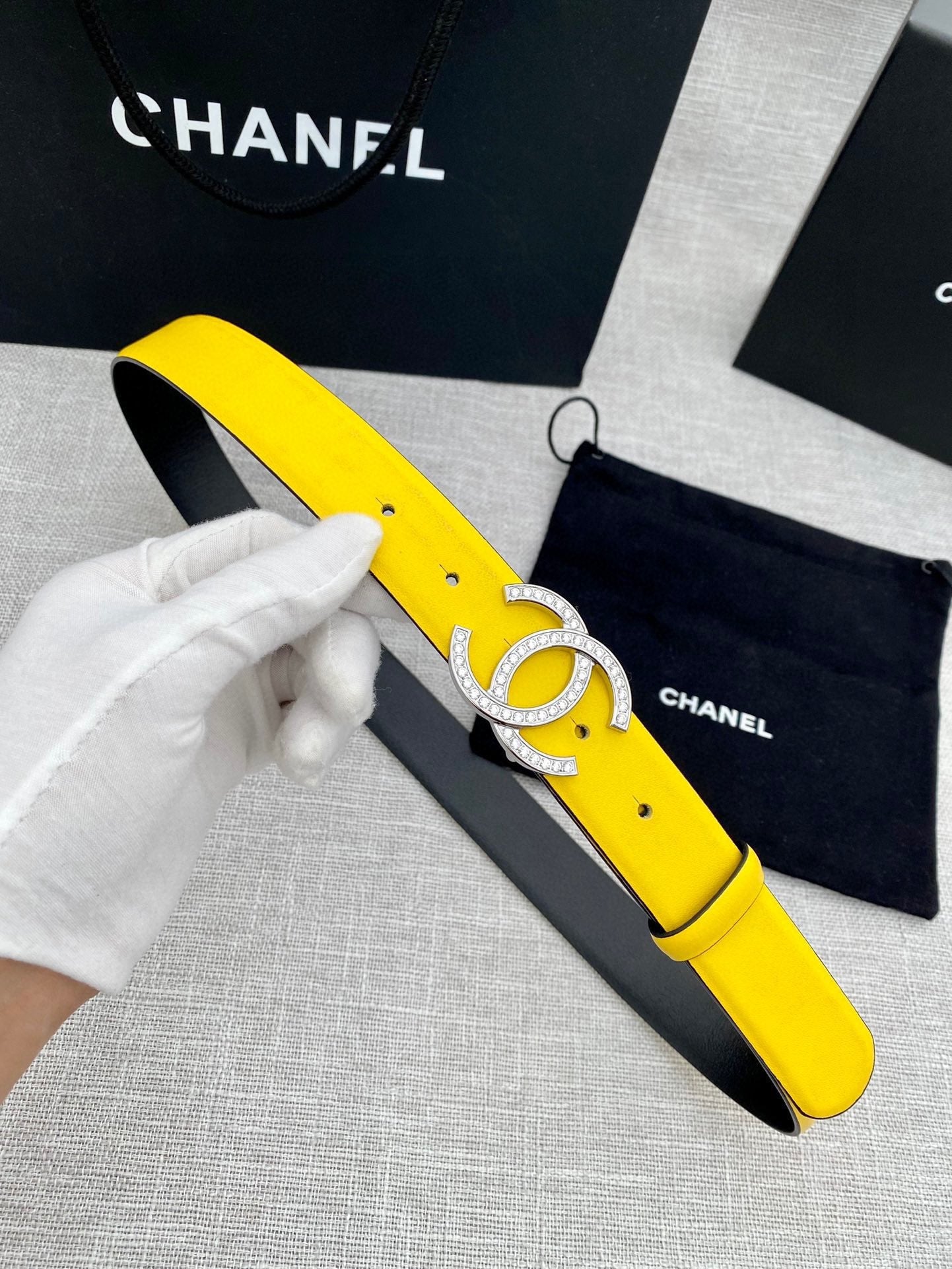 CC 26S BELT 30 MM IN YELLOW CALFSKIN SILVER HARDWARE 661510