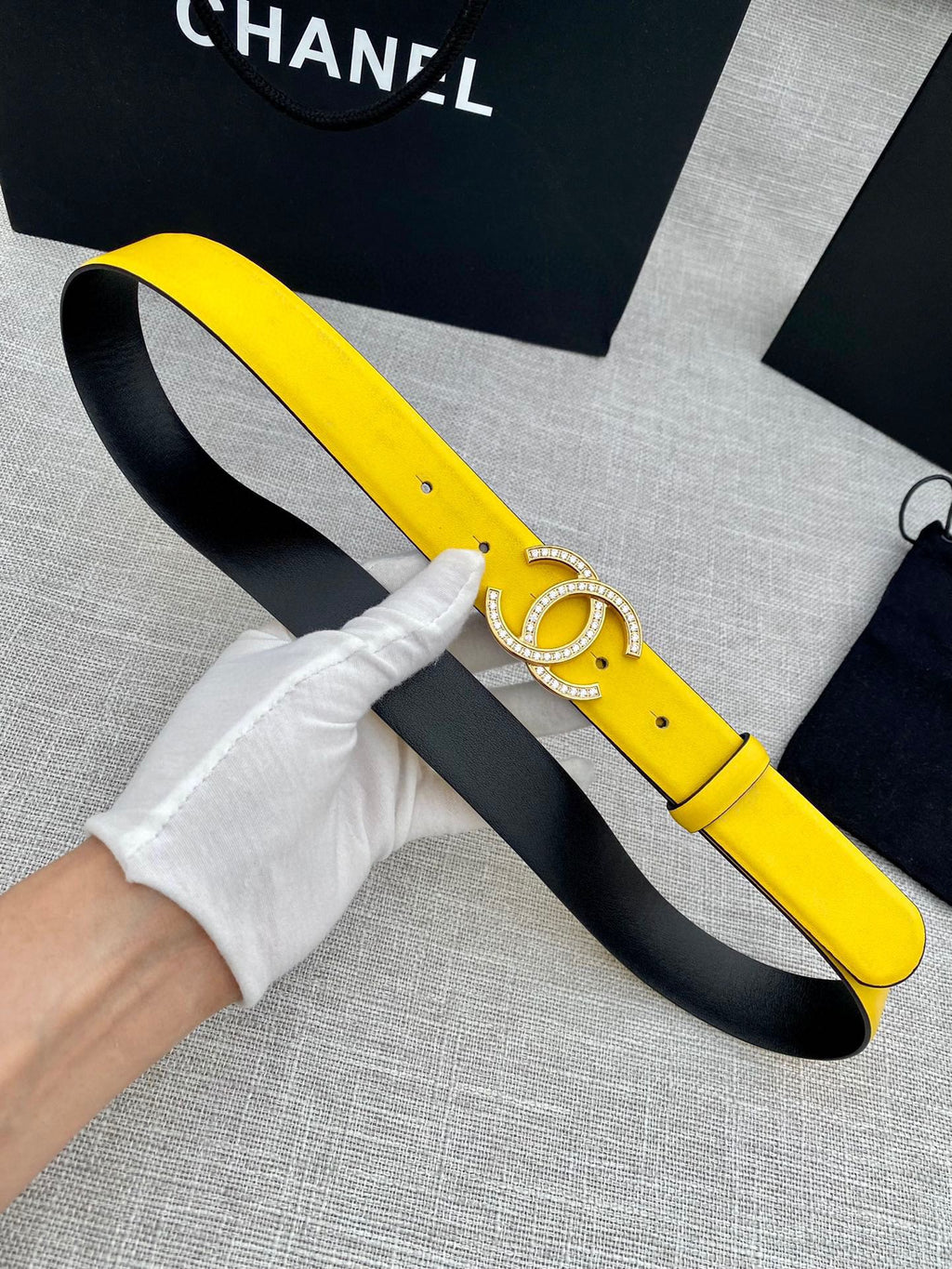 CC 26S BELT 30 MM IN YELLOW CALFSKIN GOLD HARDWARE 661510