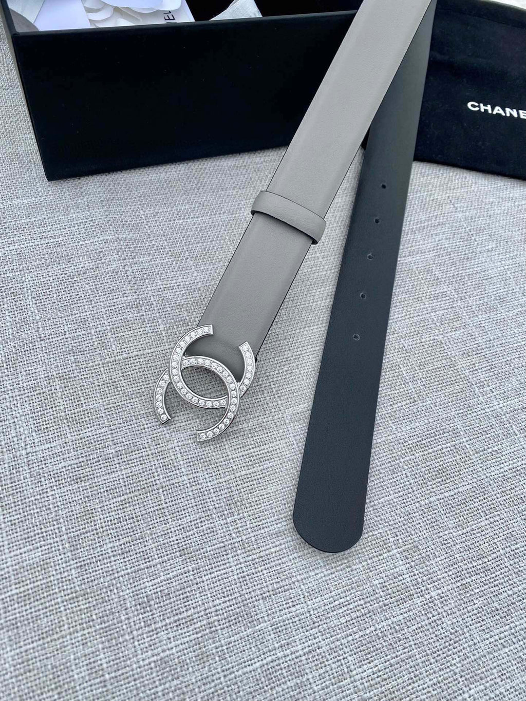 CC 26S BELT 30 MM IN GREY CALFSKIN SILVER HARDWARE 661511