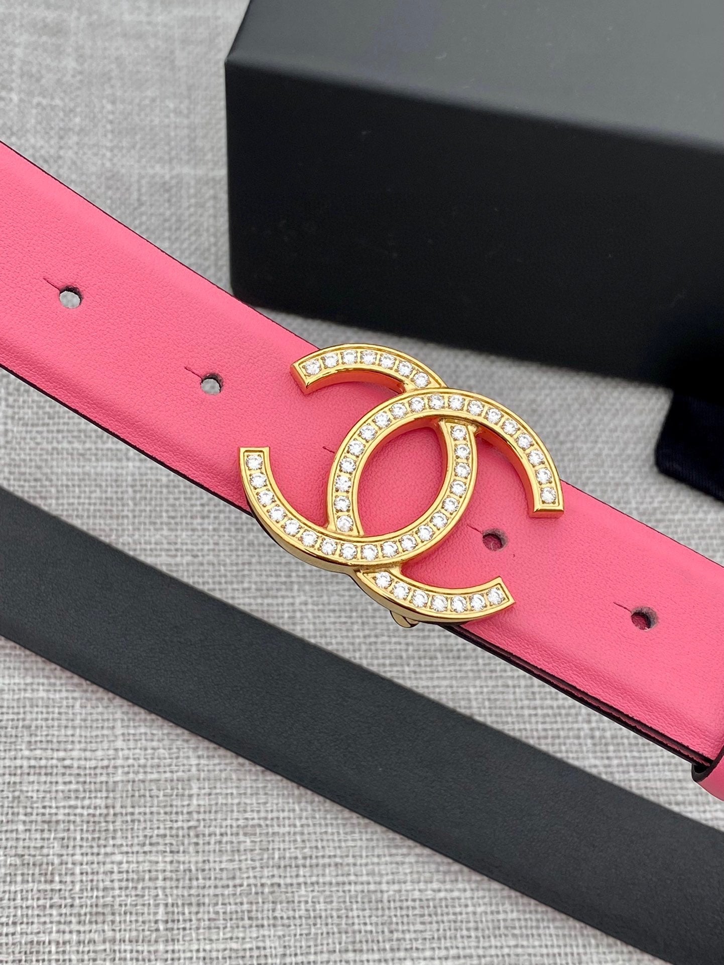 CC 26S BELT 30 MM IN PINK CALFSKIN GOLD HARDWARE 661513