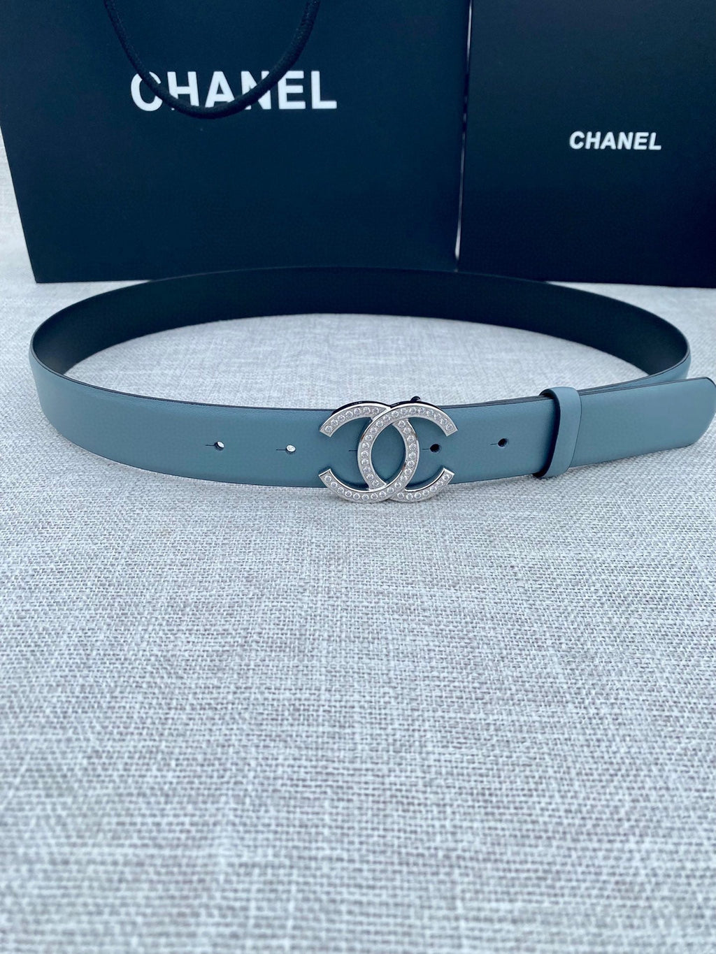 CC 26S BELT 30 MM IN LIGHT BLUE CALFSKIN SILVER HARDWARE 661514