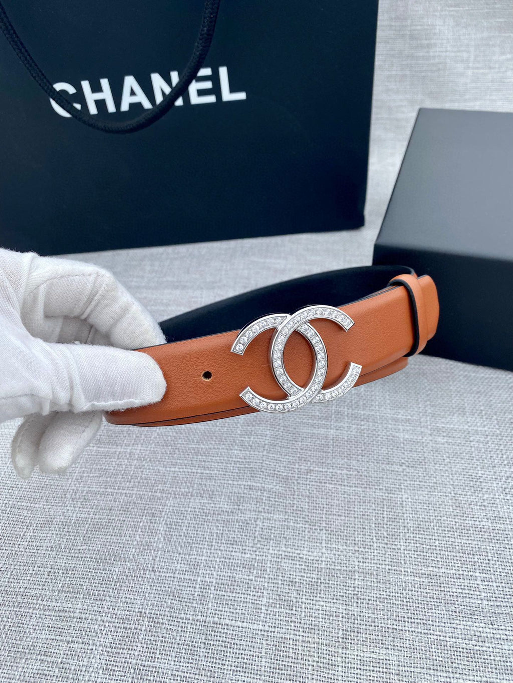 CC 26S BELT 30 MM IN CAMEL BROWN CALFSKIN SILVER HARDWARE 661515