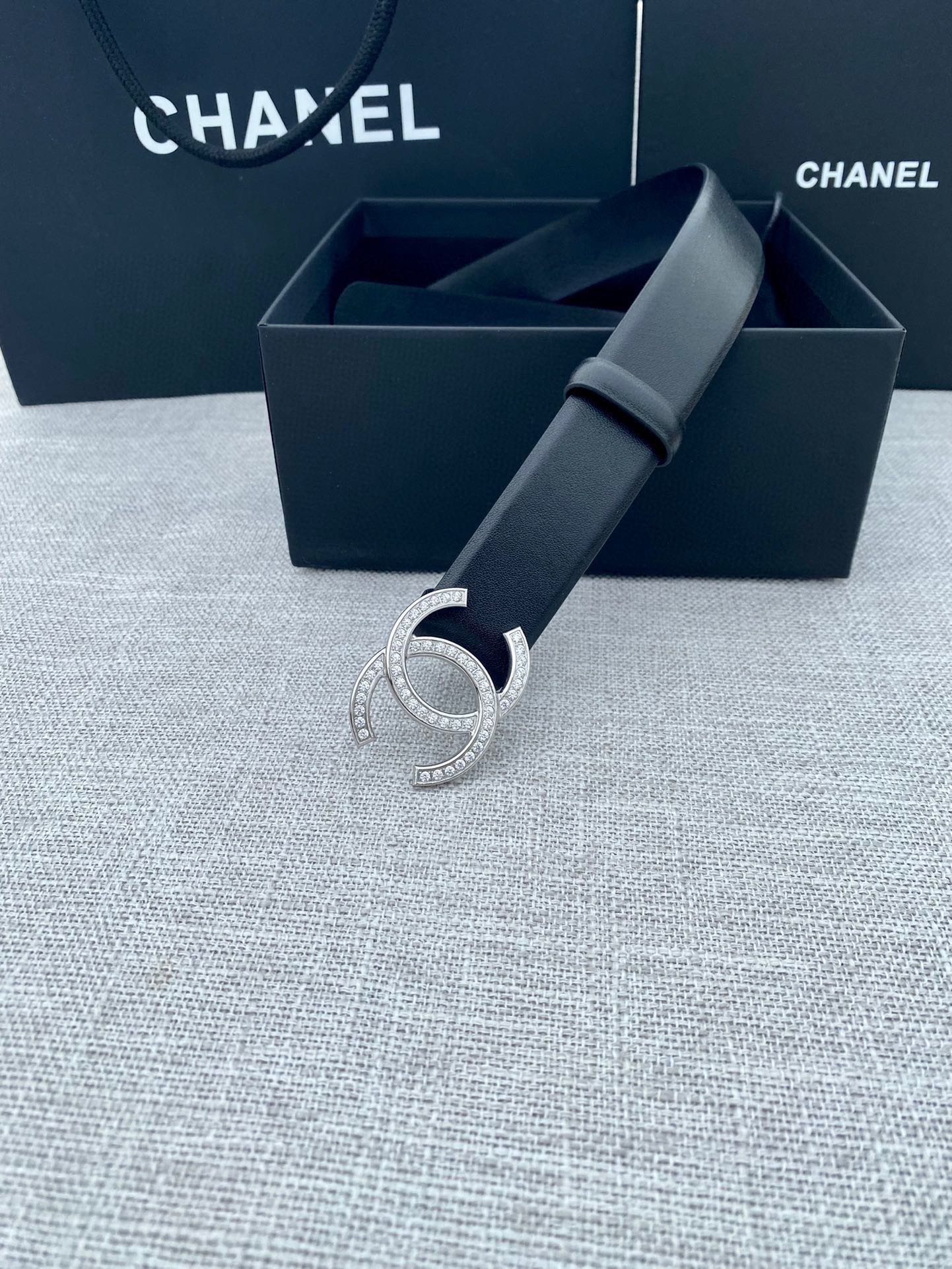 CC 26S BELT 30 MM IN BLACK CALFSKIN SILVER HARDWARE 661516
