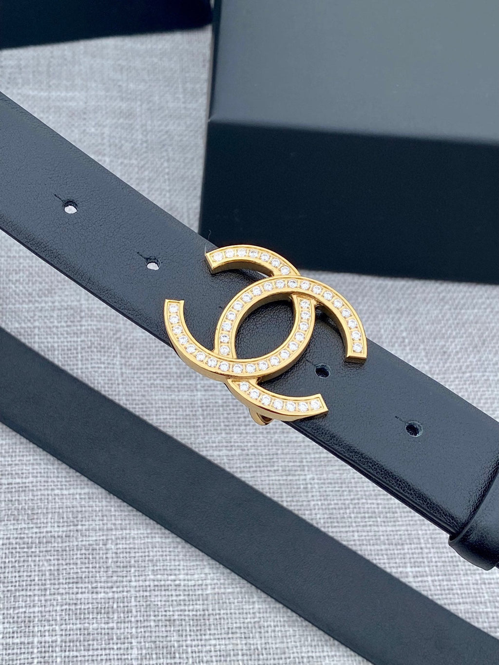 CC 26S BELT 30 MM IN BLACK CALFSKIN GOLD HARDWARE 661516
