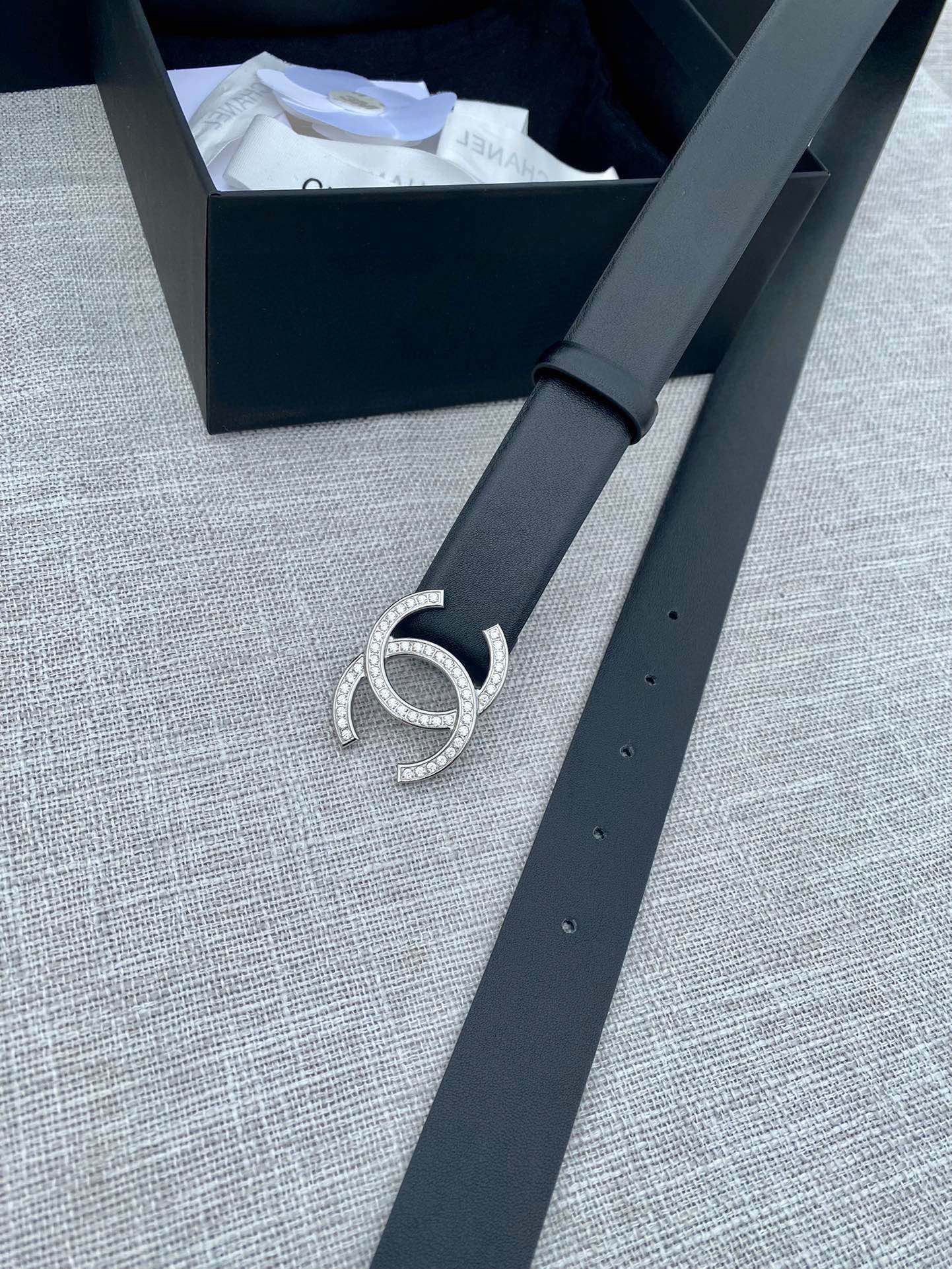 CC 26S BELT 30 MM IN BLACK CALFSKIN SILVER HARDWARE 661516