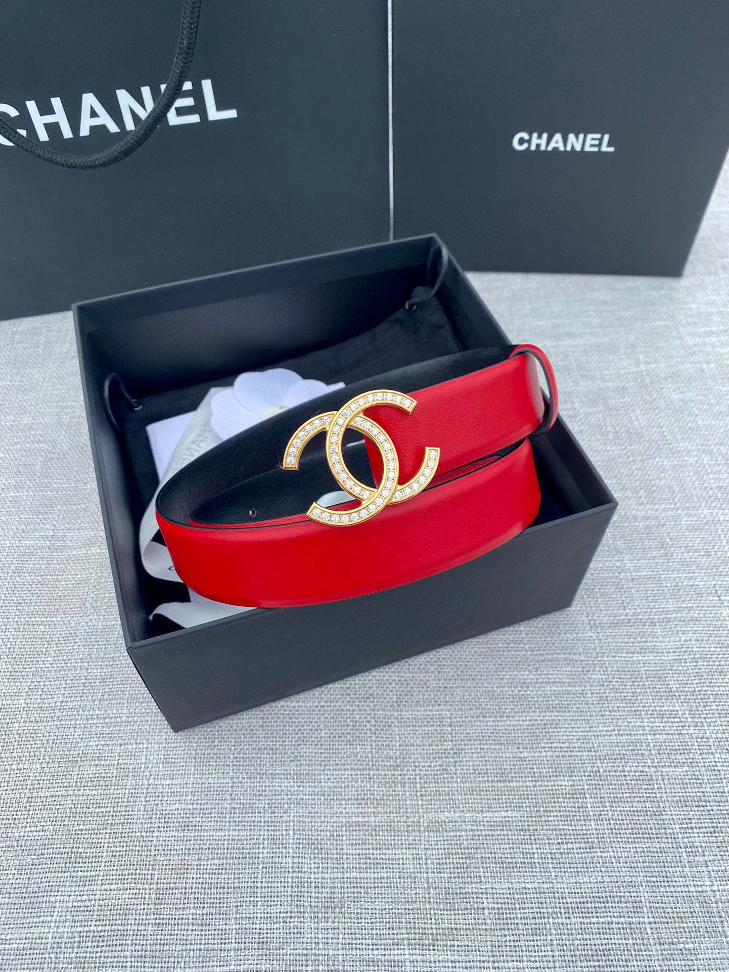 CC 26S BELT 30 MM IN RED CALFSKIN GOLD HARDWARE 661517