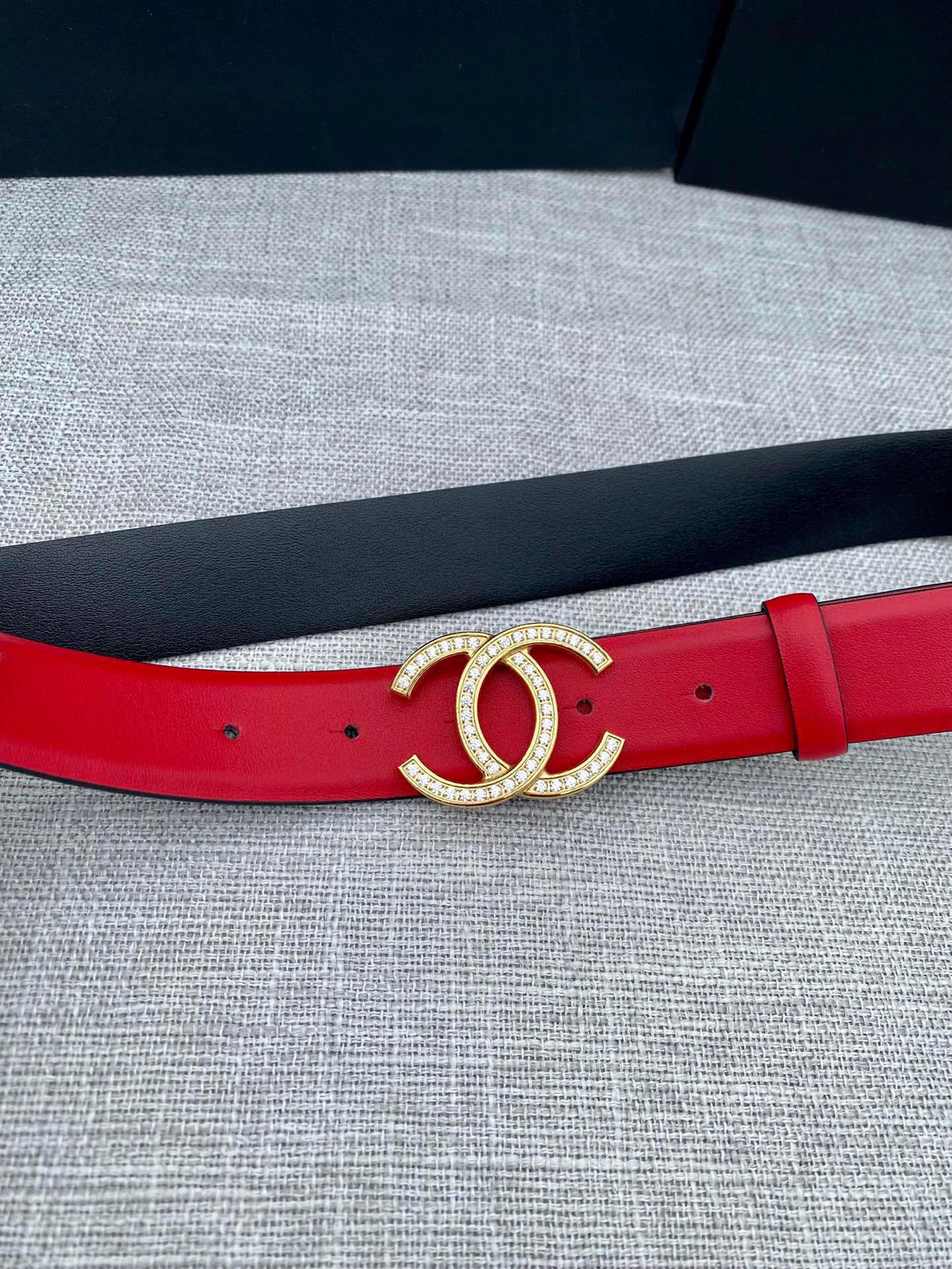 CC 26S BELT 30 MM IN RED CALFSKIN GOLD HARDWARE 661517