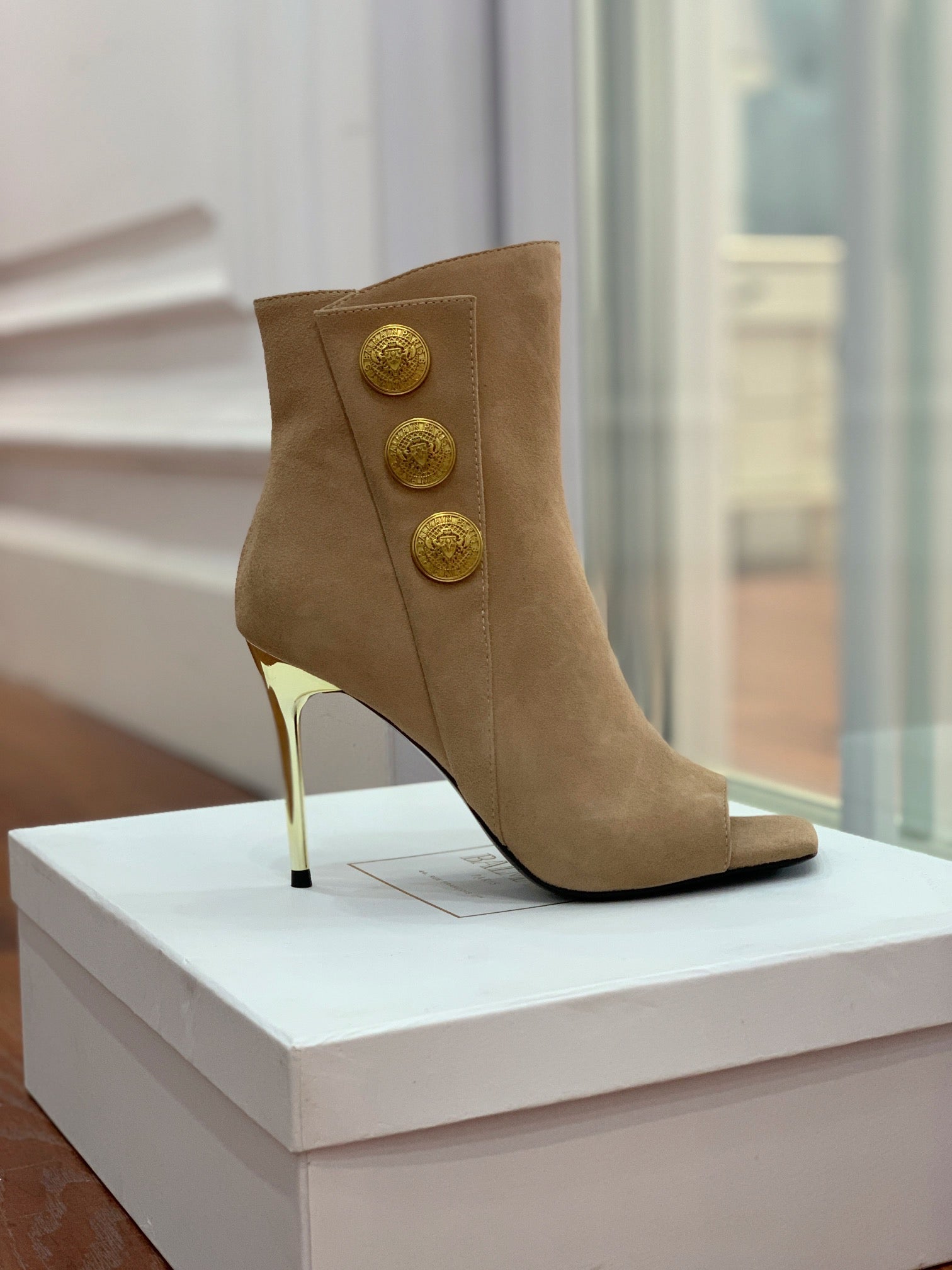 BALMAIN 26S OPEN-TOE BOOTS 95 MM IN LIGHT BROWN SUEDE
