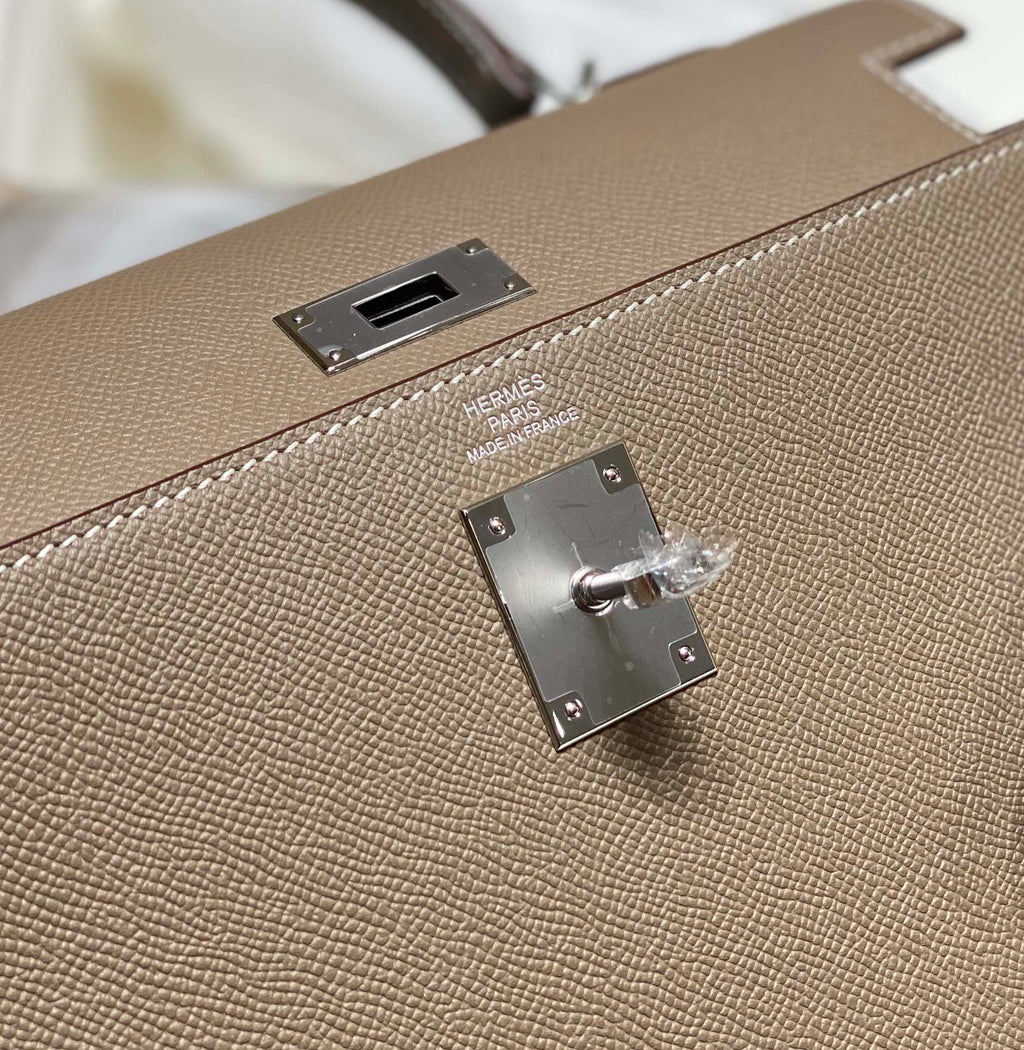 KELLY 28CM IN ETOUPE EPSOM CALFSKIN SILVER HARDWARE