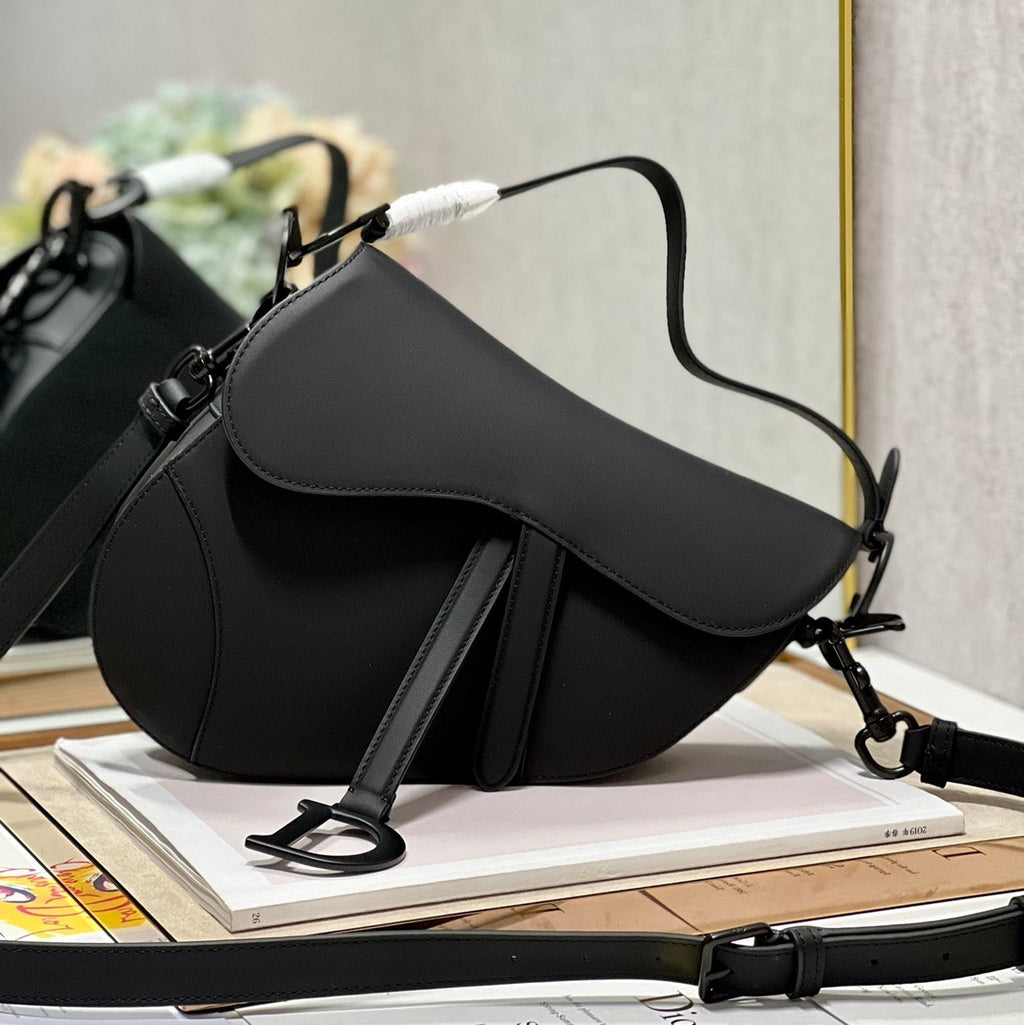 DIOR 26S SADDLE BAG 19 IN BLACK CALFSKIN