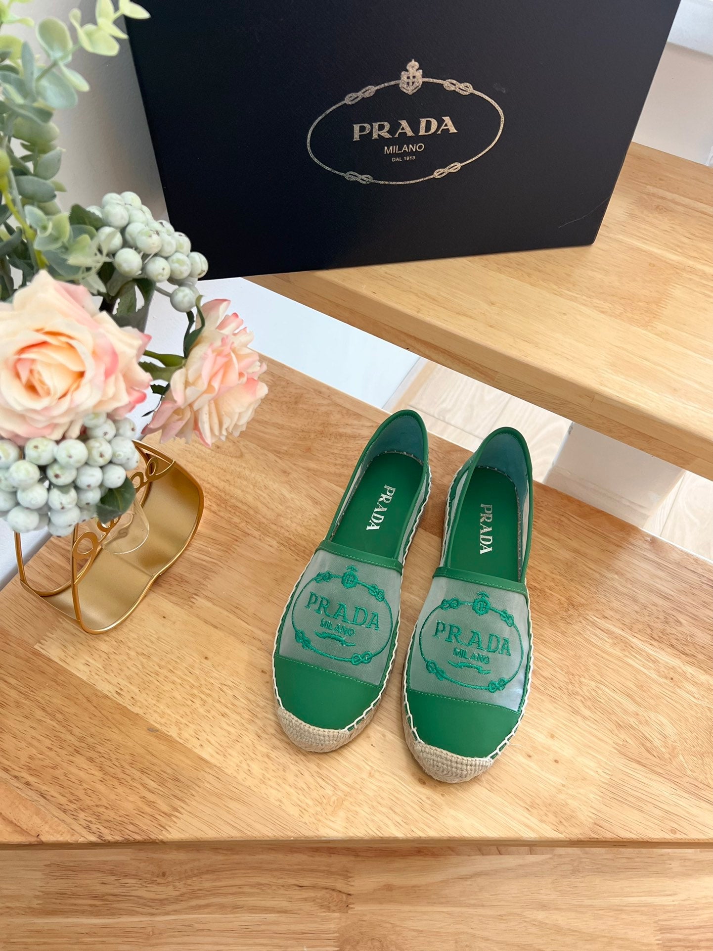 PRADA 26S EMBROIDERED LOGO ESPADRILLE FLATS IN GREEN MESH AND CALFSKIN