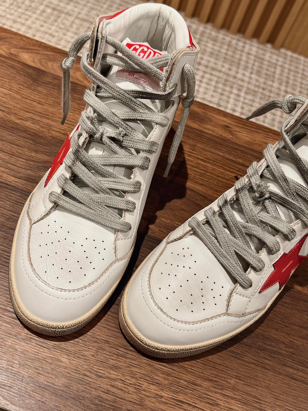 SKY-STAR SNEAKERS IN WHITE NAPPA LAMBSKIN WITH RED STAR AND HEEL TAB