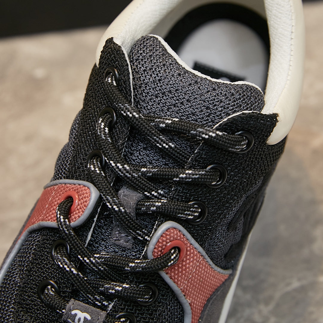 CC TRAINER TRIPLE BLACK RED SUEDE