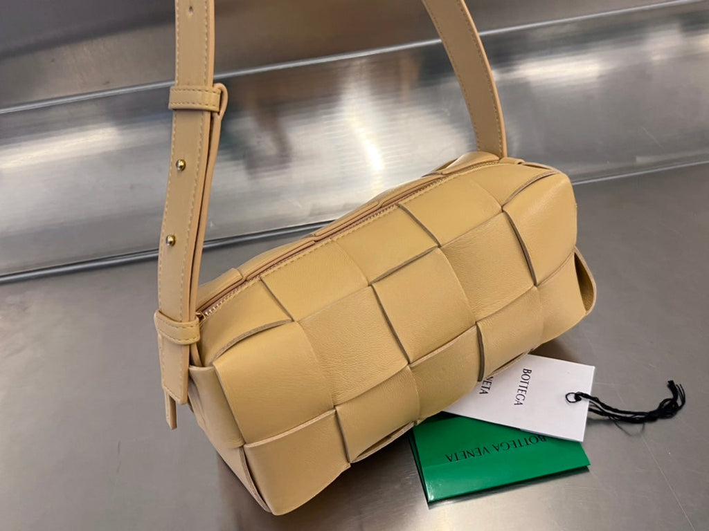 BRICK CASSETTE 28 IN HARVEST GOLD CALFSKIN