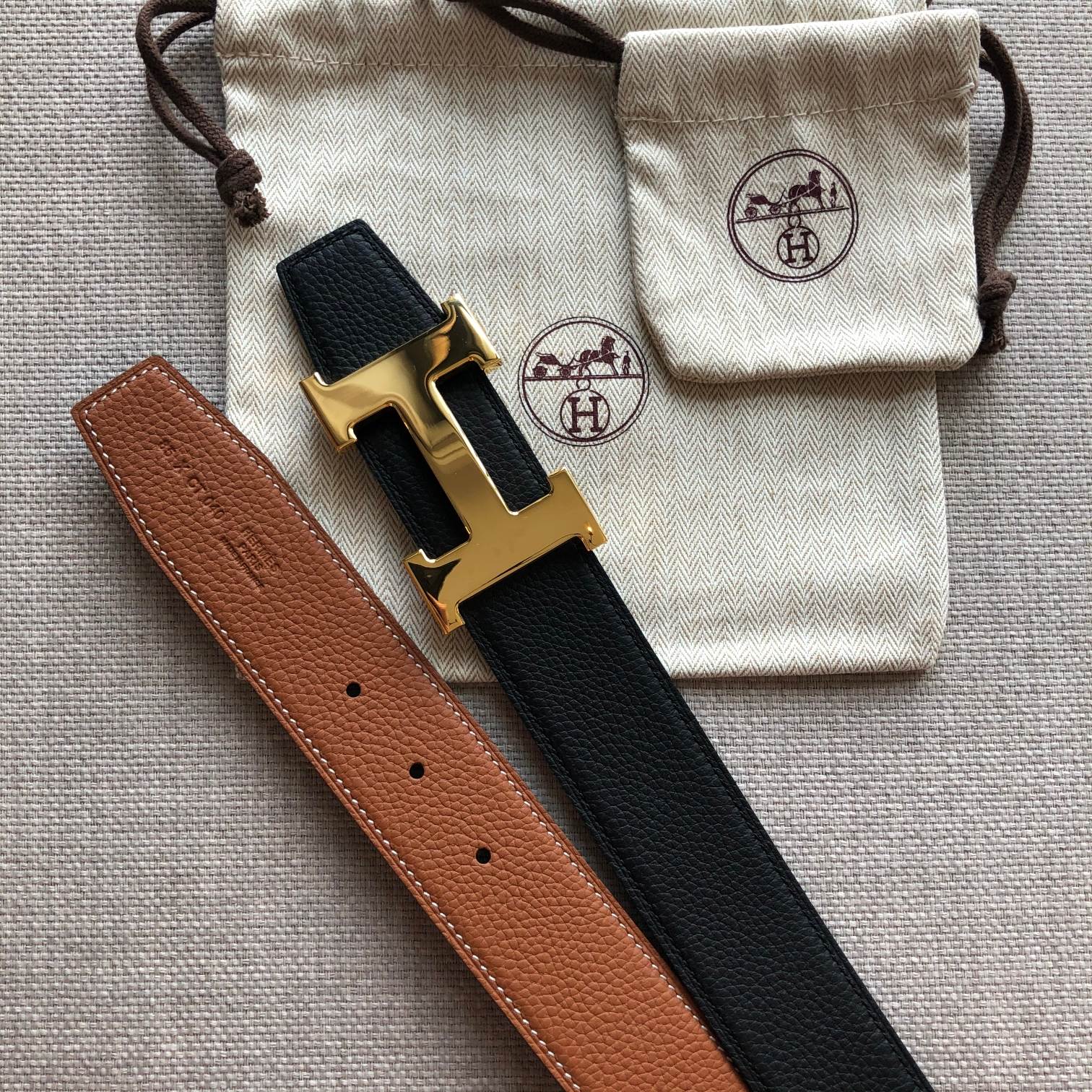 HM BELT BUCKLE & REVERSIBLE BLACK AND BRONZE BROWN LEATHER STRAP 38MM